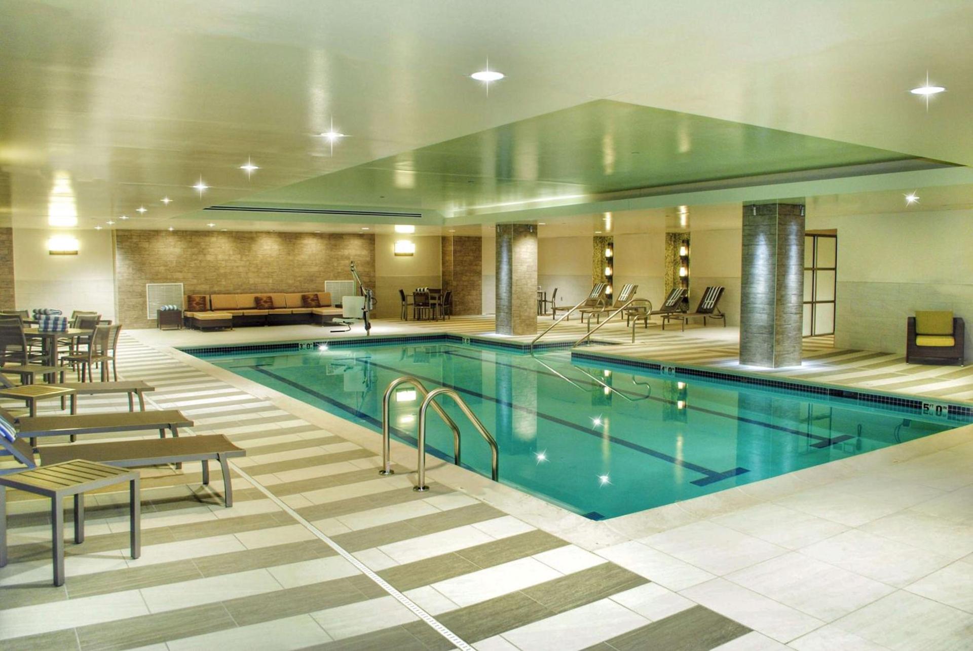 DoubleTree by Hilton Hotel Reading photo 9