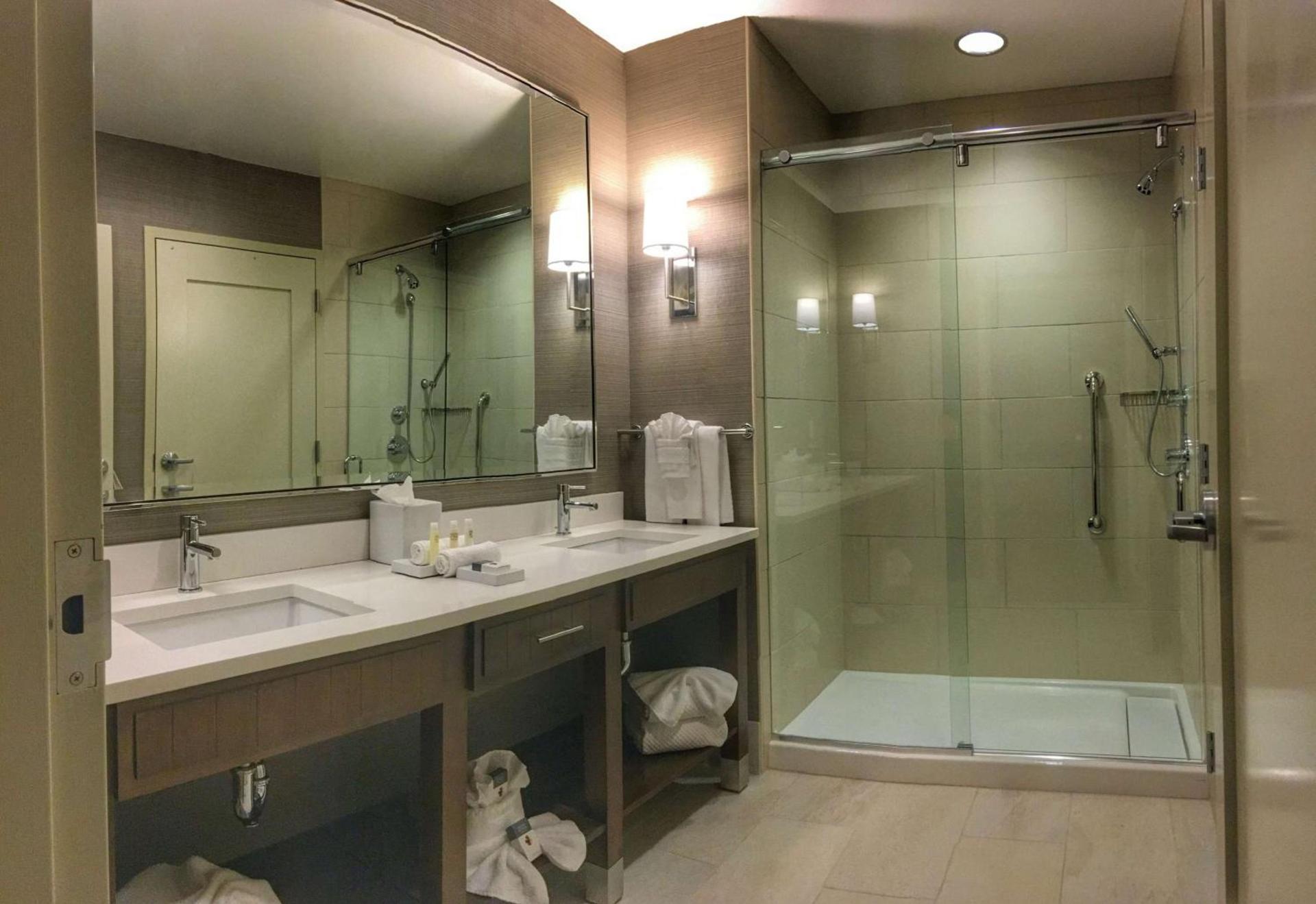 DoubleTree by Hilton Hotel Reading photo 37