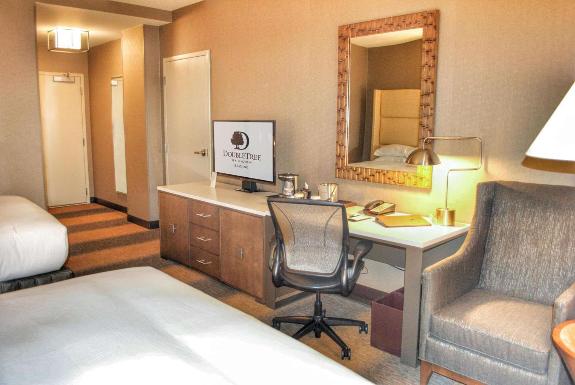 DoubleTree by Hilton Hotel Reading photo 42