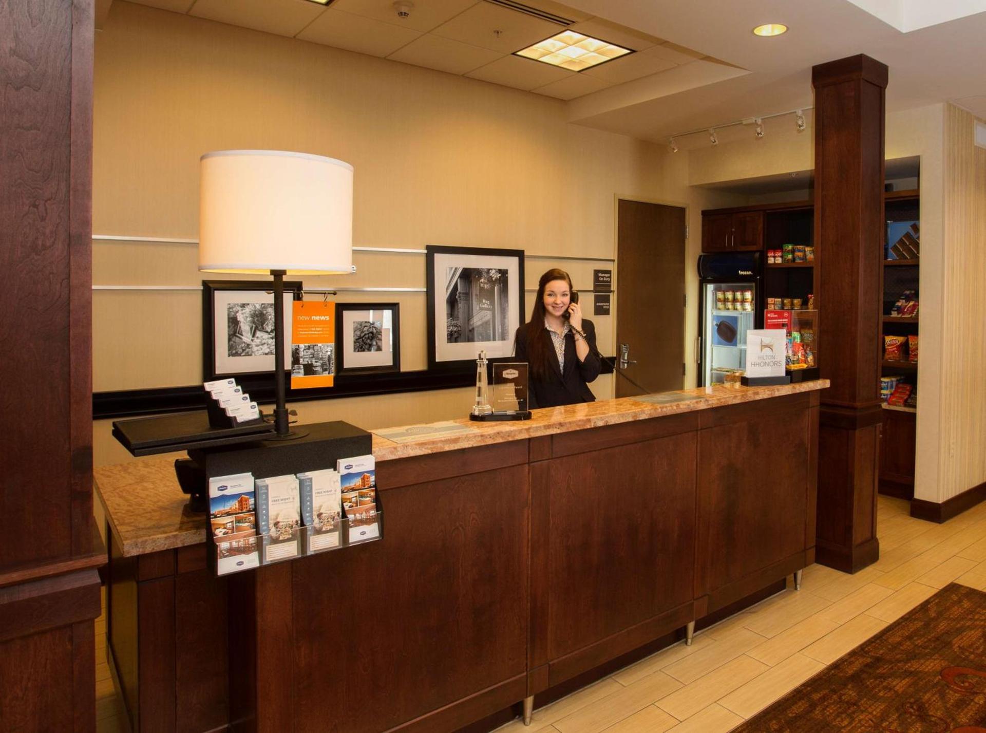 Hampton Inn Marquette-Waterfront photo 5