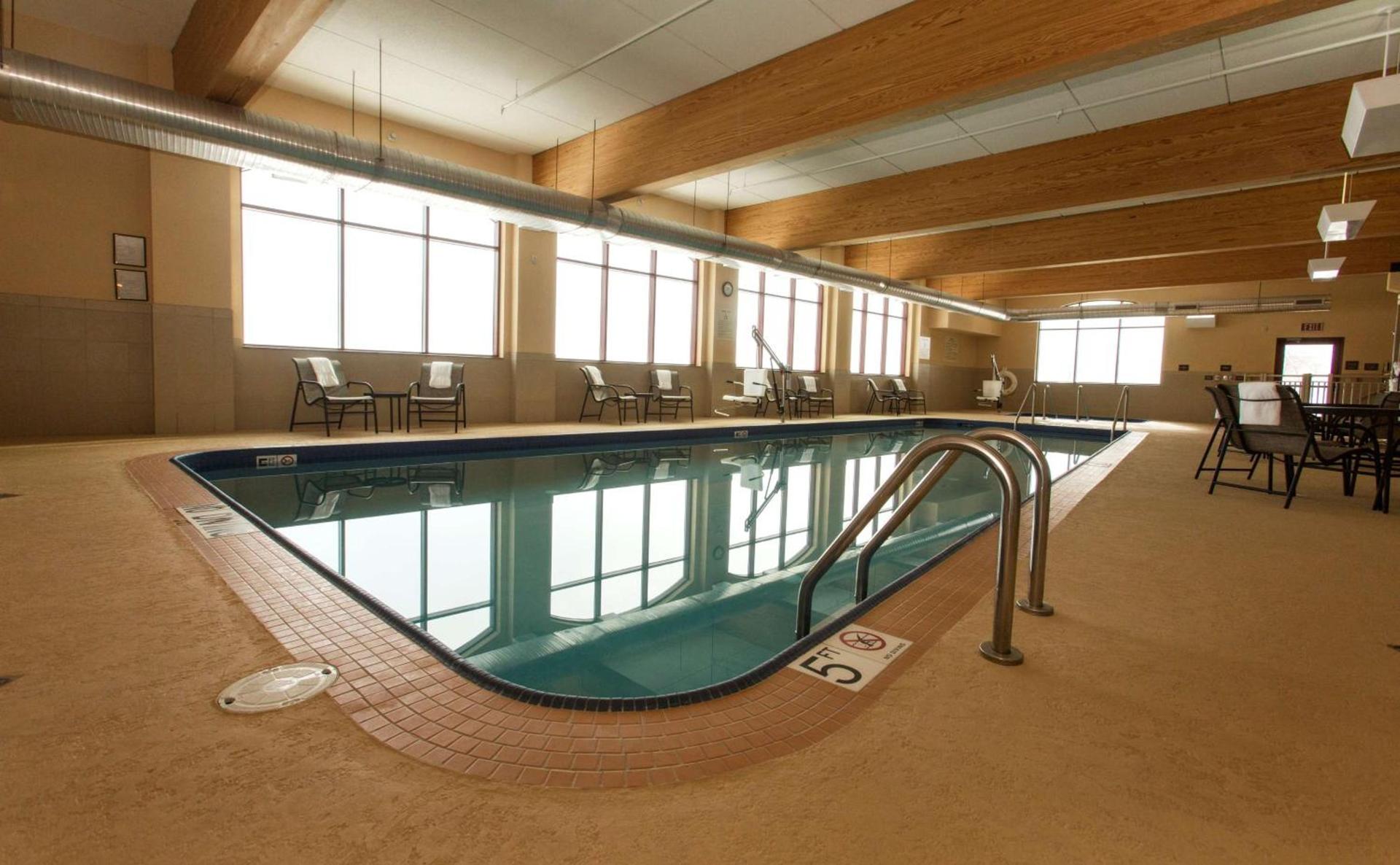 Hampton Inn Marquette-Waterfront photo 8