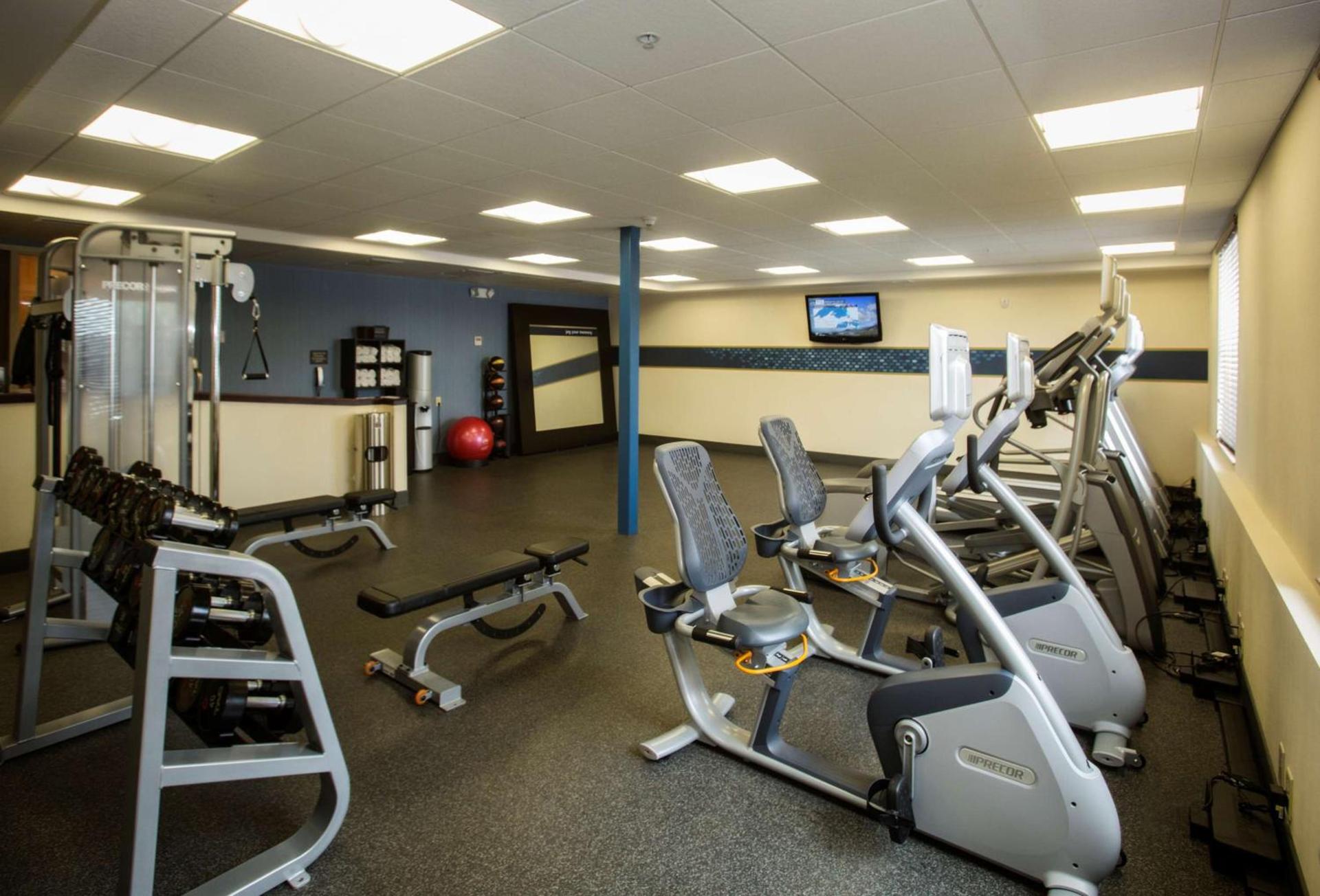 Hampton Inn Marquette-Waterfront photo 13
