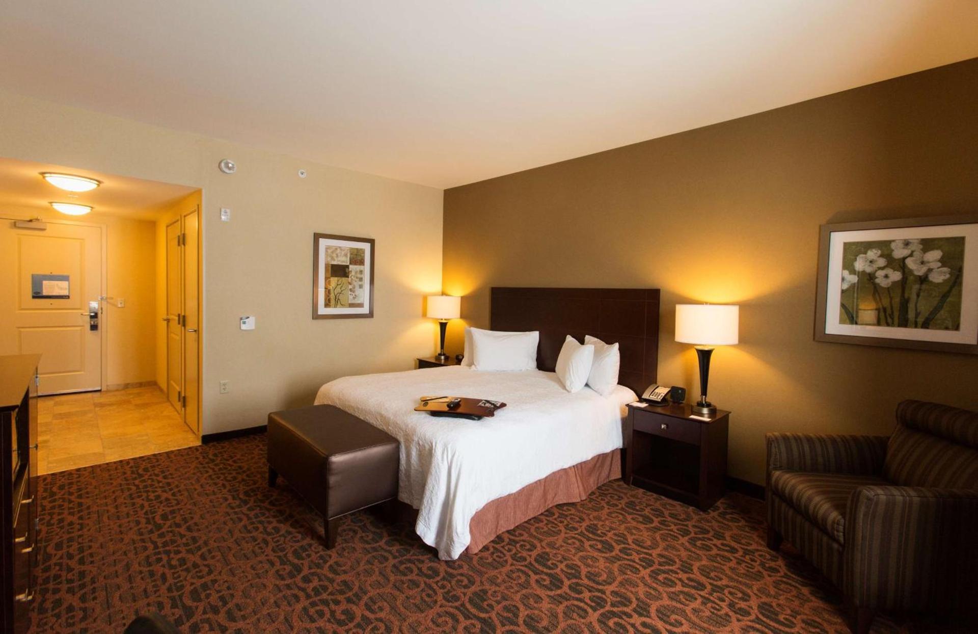 Hampton Inn Marquette-Waterfront photo 17