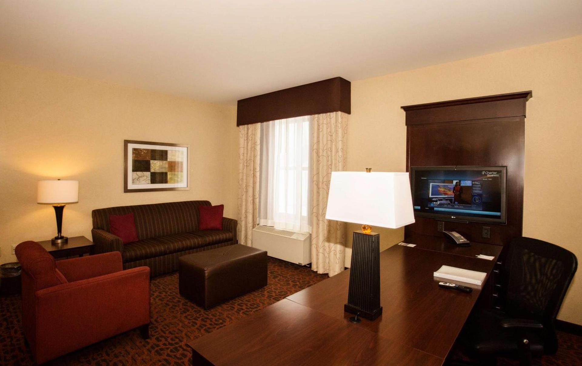 Hampton Inn Marquette-Waterfront photo 16