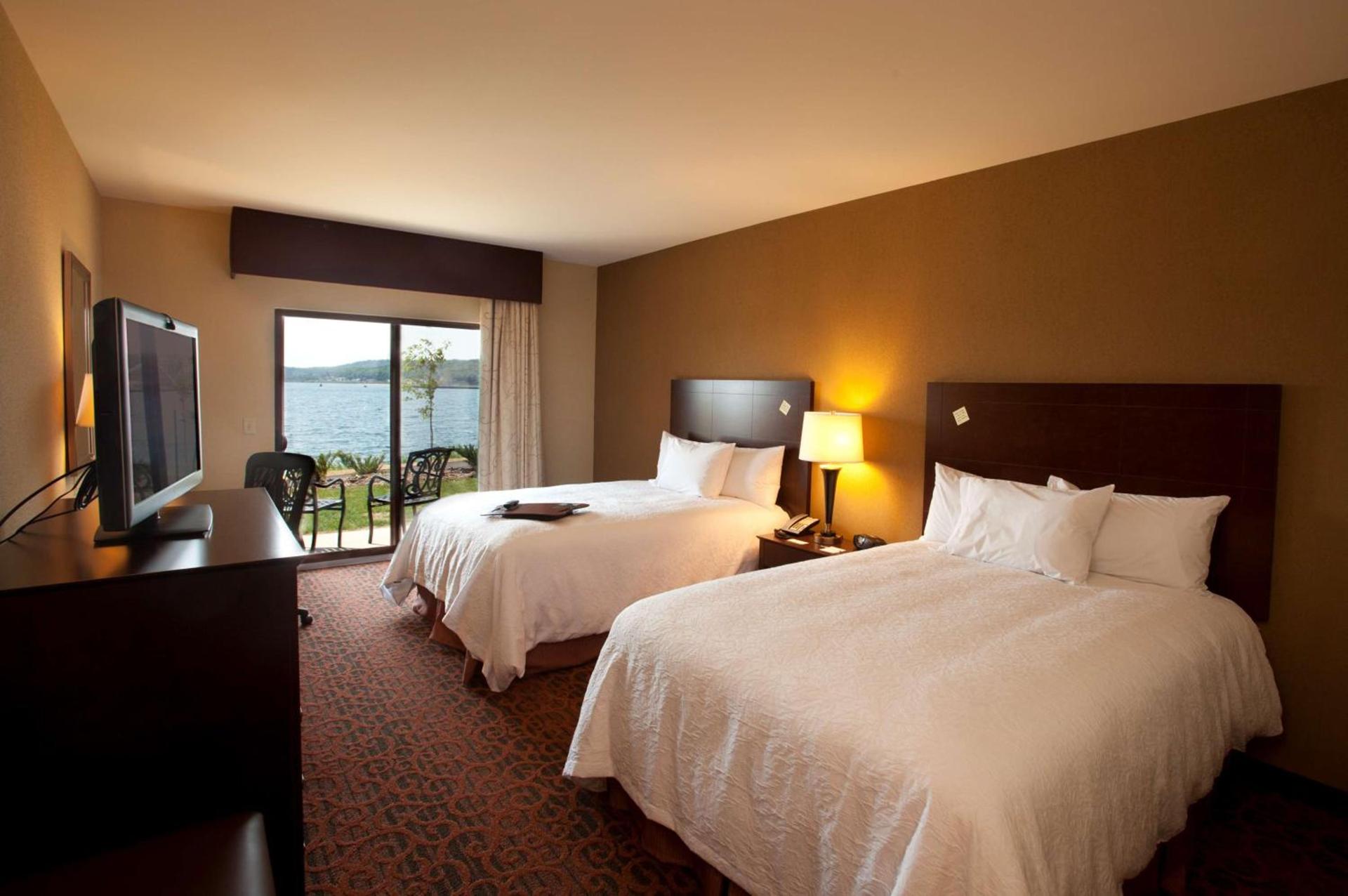 Hampton Inn Marquette-Waterfront photo 21