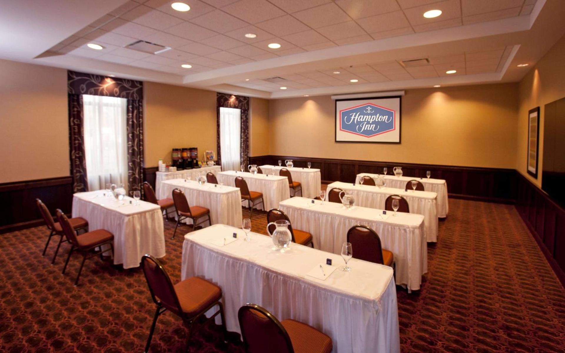 Hampton Inn Marquette-Waterfront photo 35