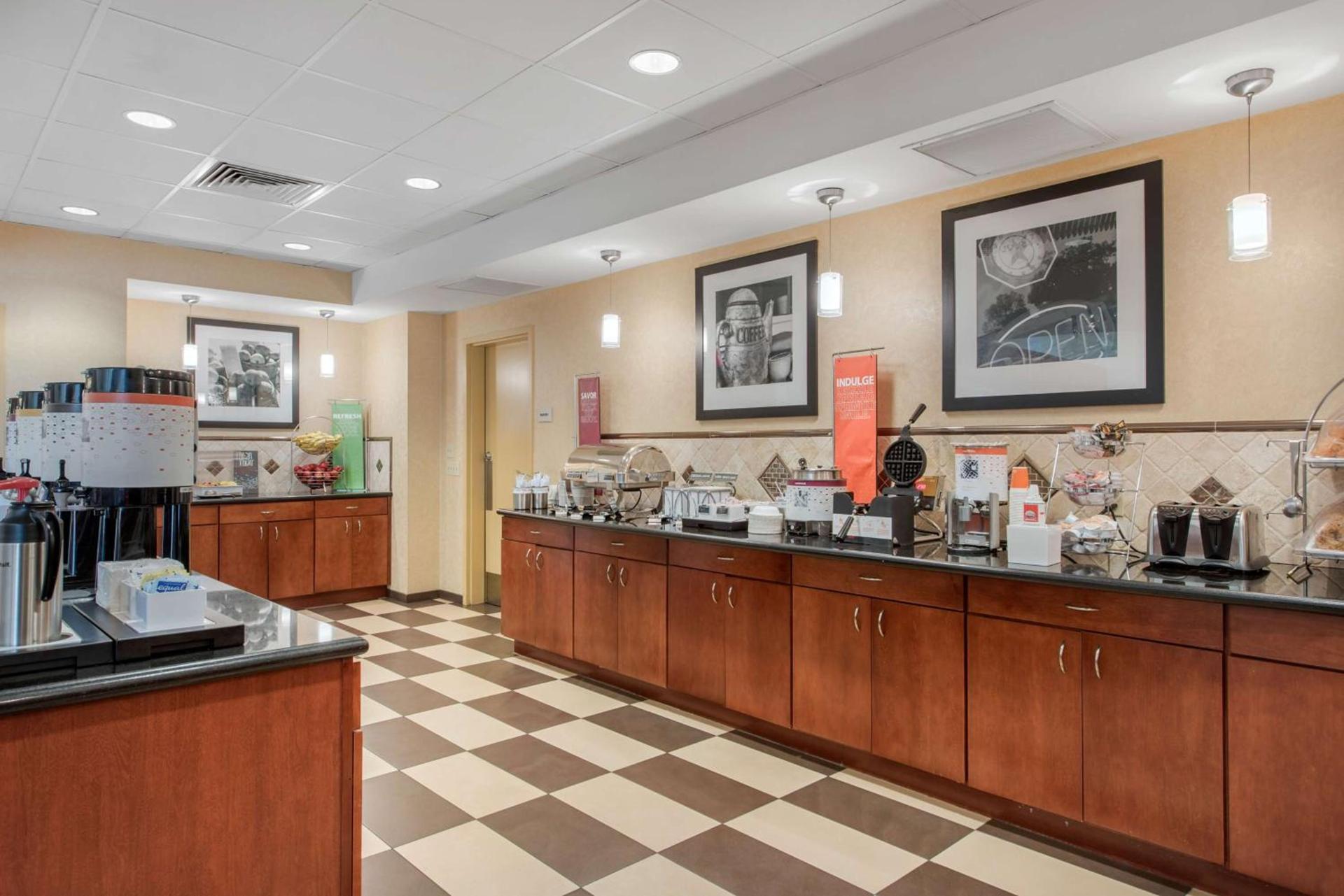 Hampton Inn & Suites Arcata photo 11
