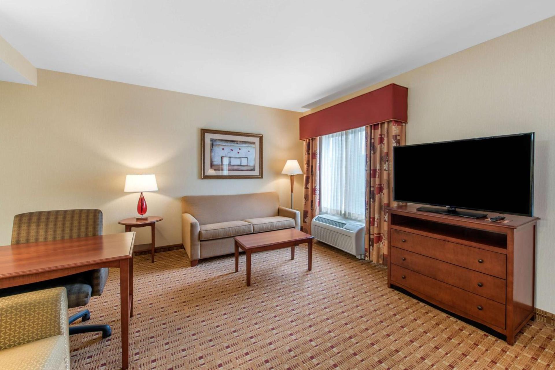 Hampton Inn & Suites Arcata photo 24