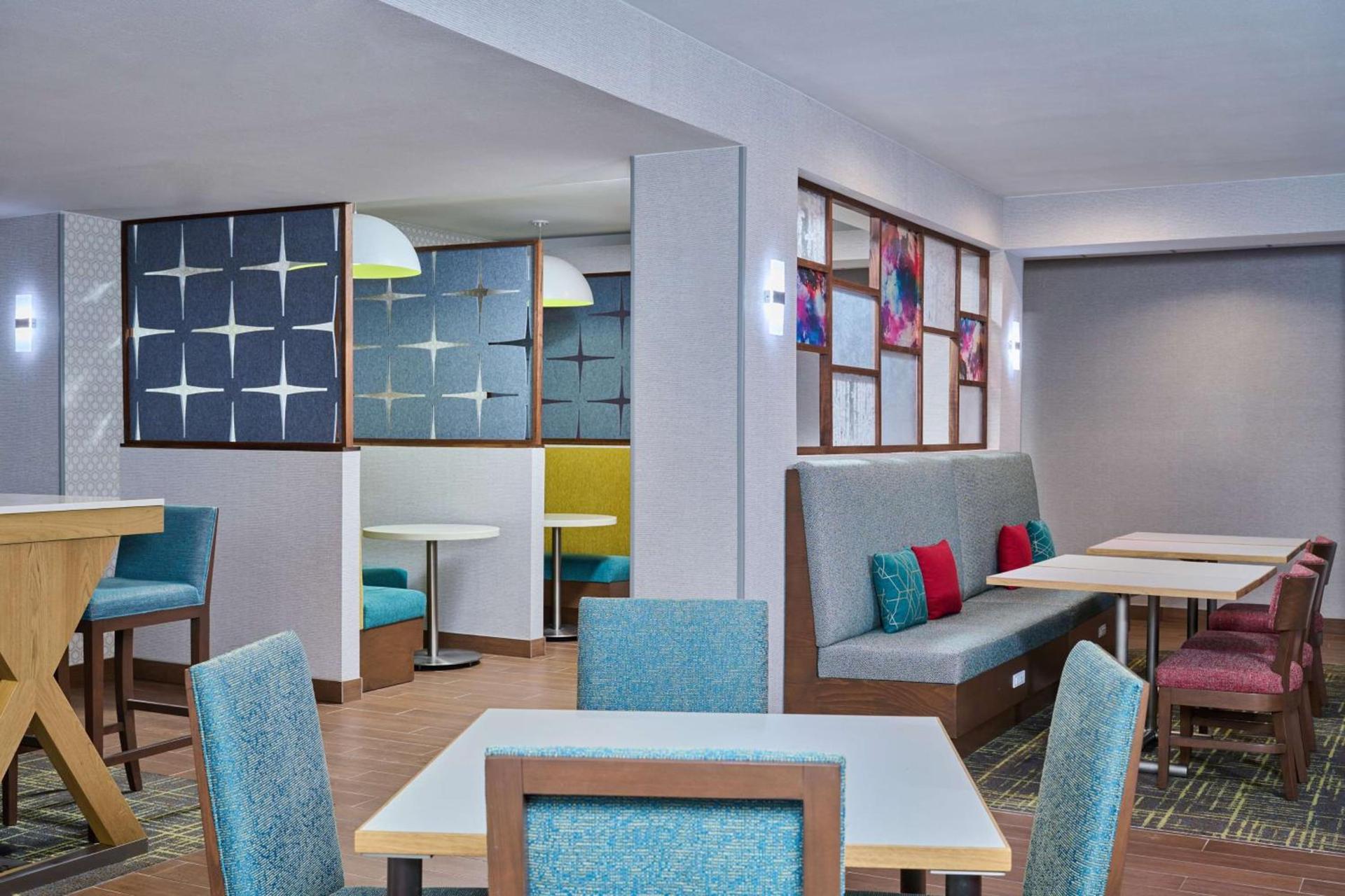 Hampton Inn Anchorage photo 3