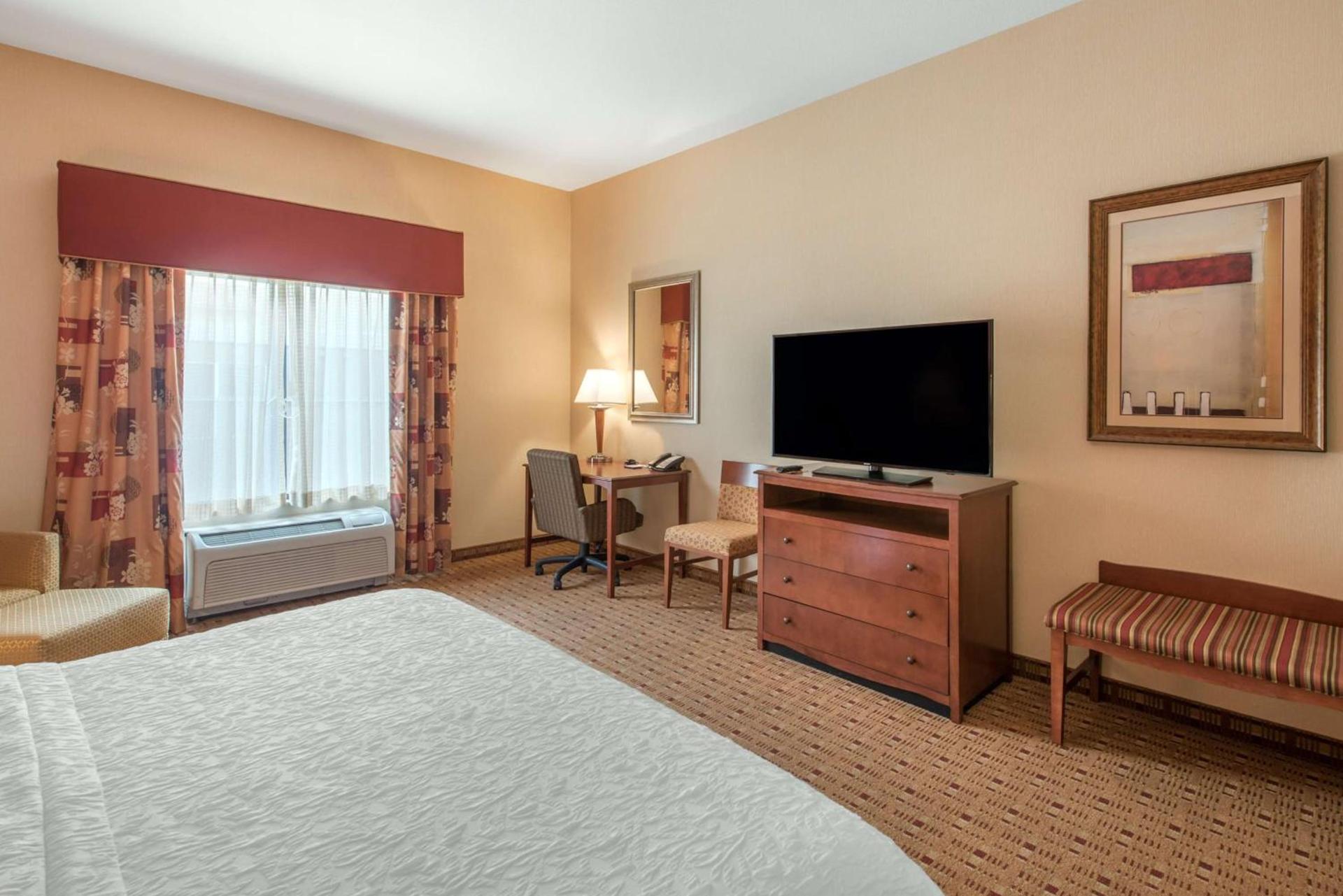 Hampton Inn & Suites Arcata photo 29