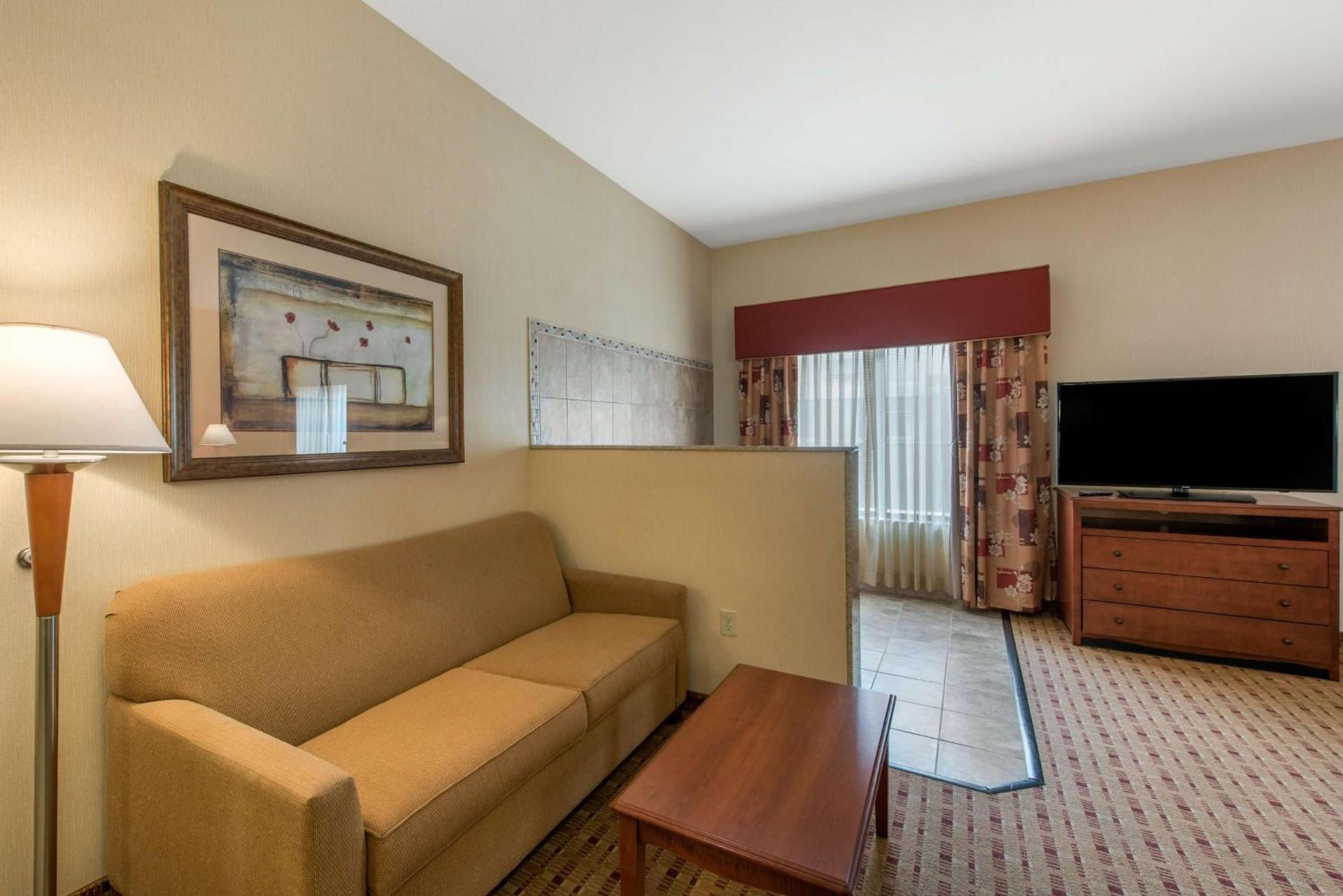 Hampton Inn & Suites Arcata photo 32