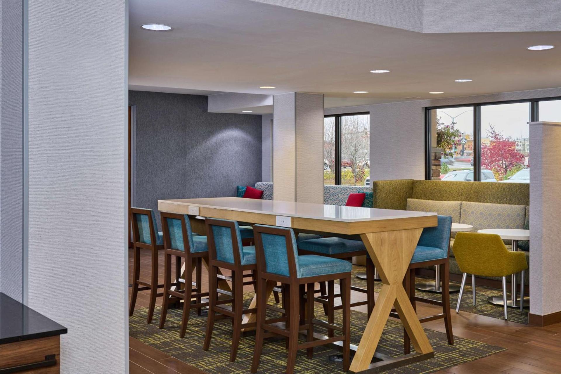 Hampton Inn Anchorage photo 4