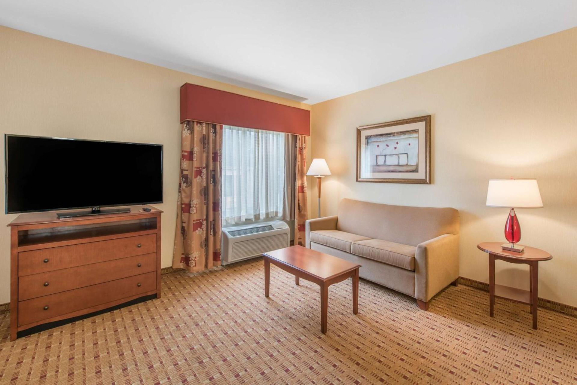 Hampton Inn & Suites Arcata photo 36
