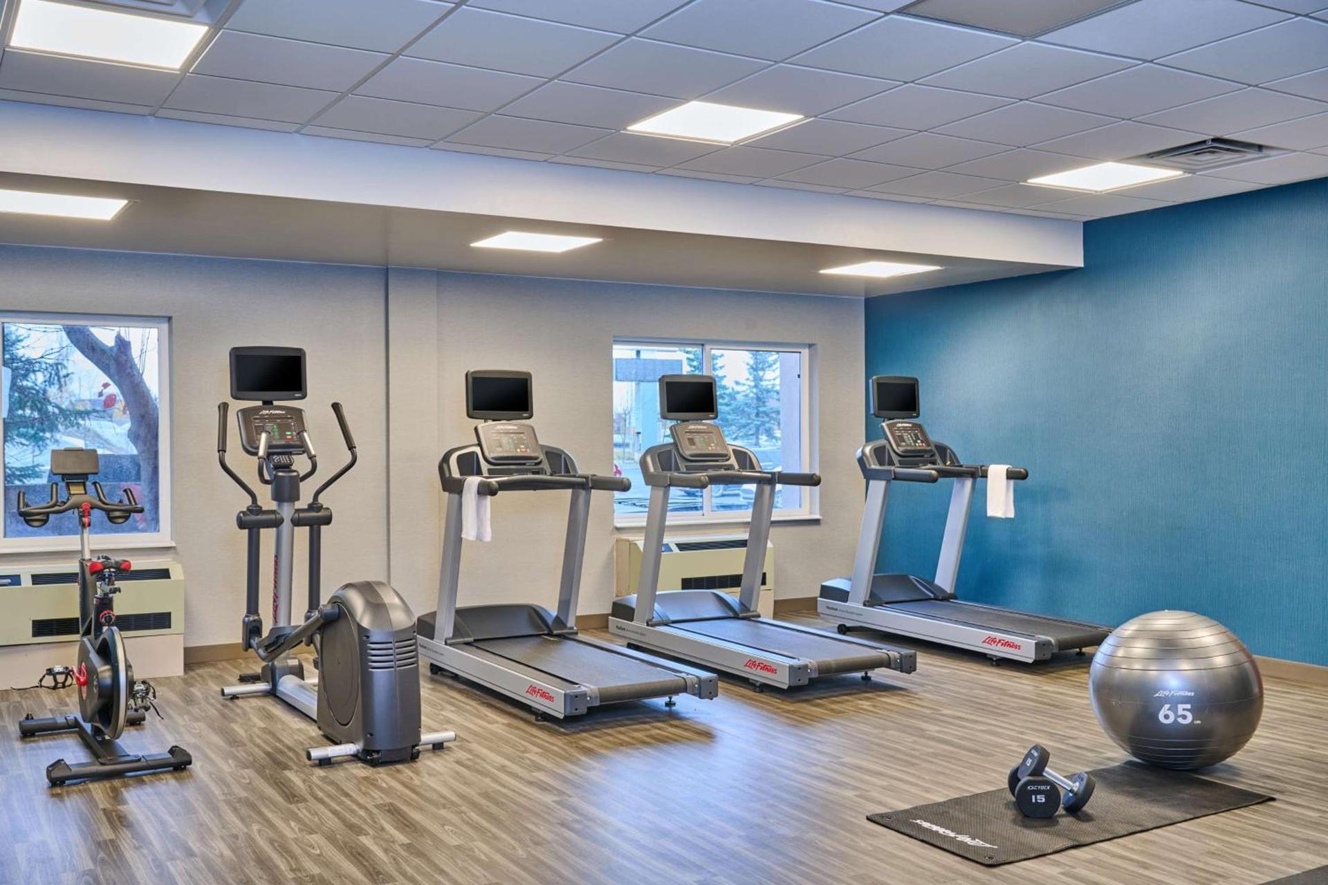 Hampton Inn Anchorage photo 13