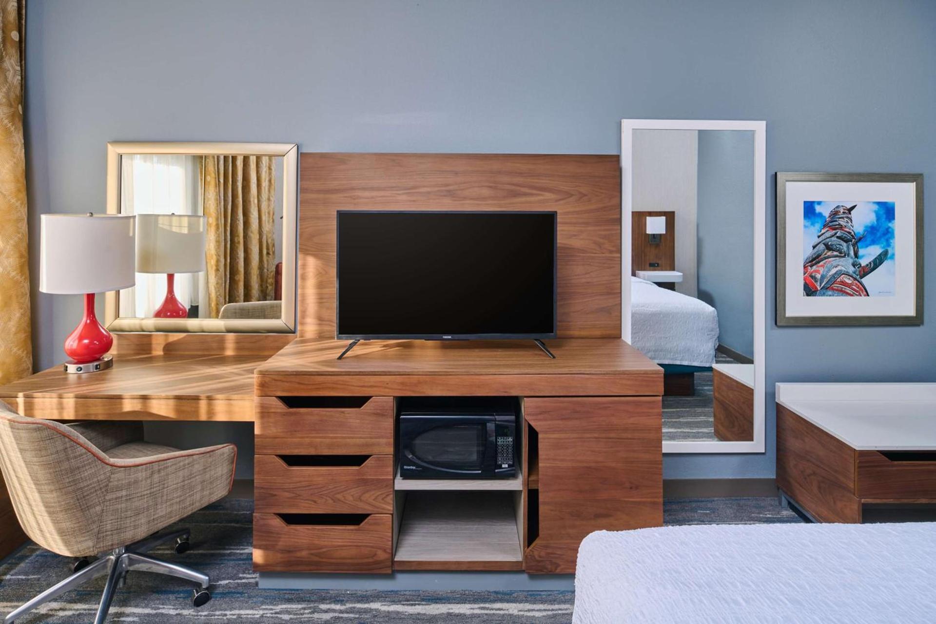 Hampton Inn Anchorage photo 19