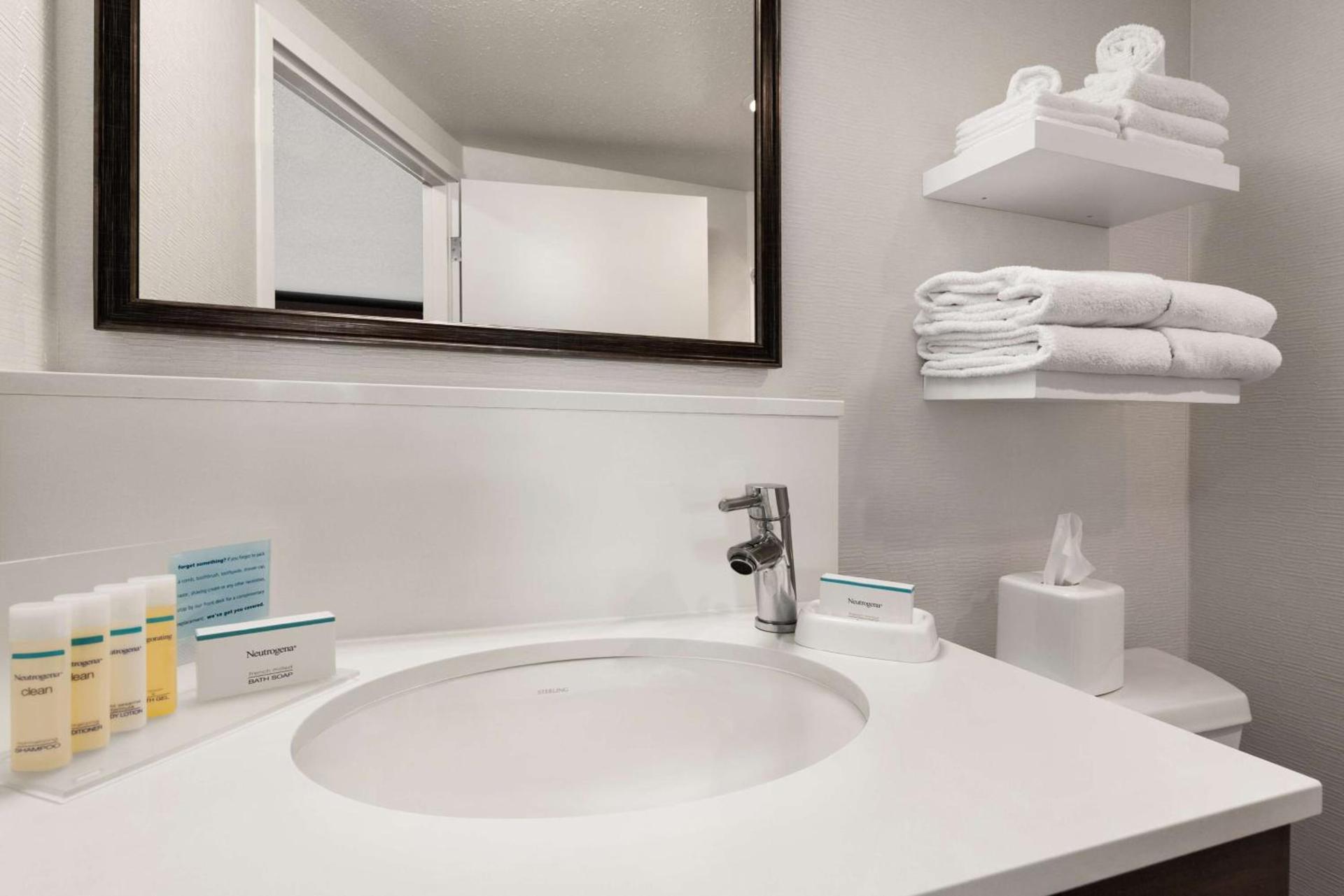 Hampton Inn Wausau photo 25
