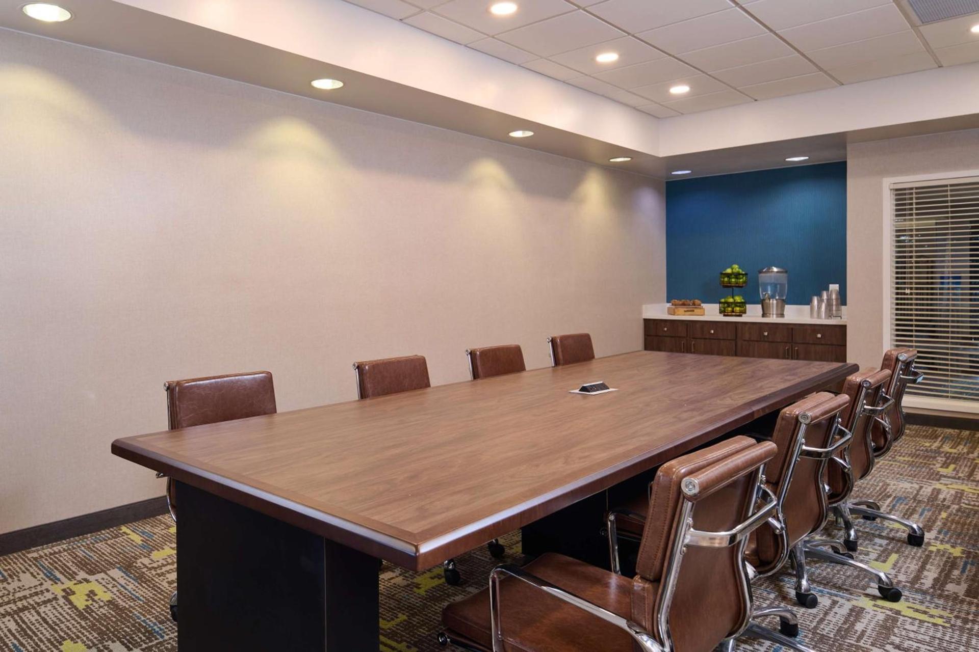 Hampton Inn Anchorage photo 23