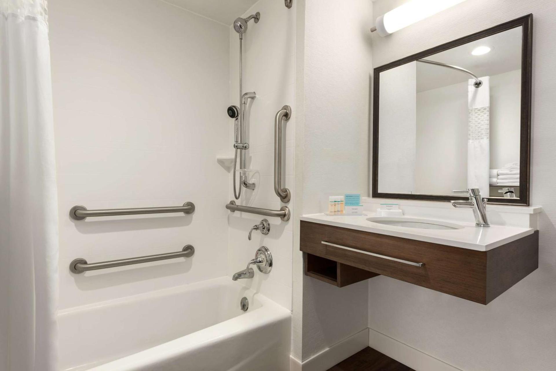 Hampton Inn Wausau photo 32