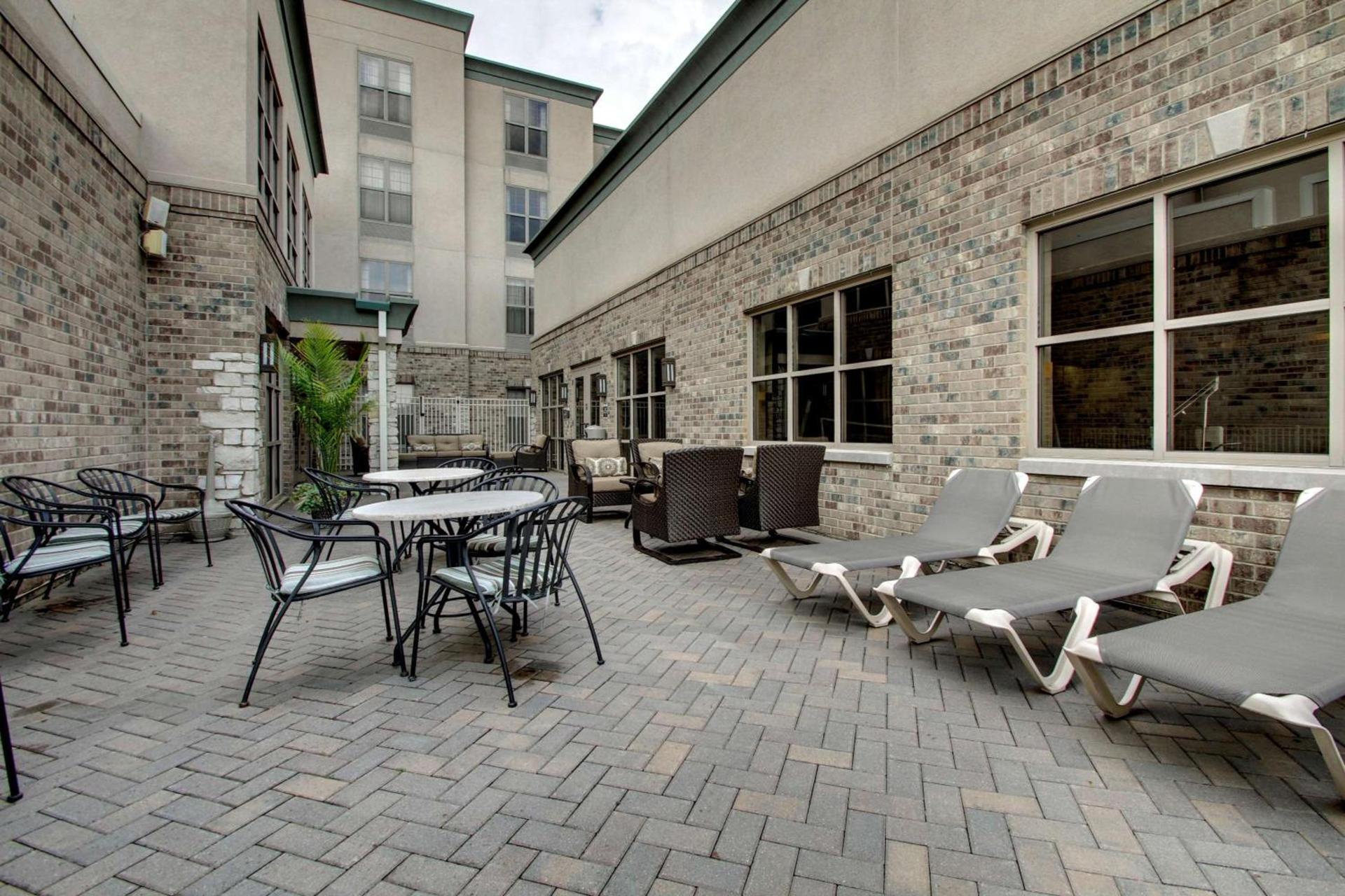 Hampton Inn & Suites Chicago/Aurora photo 4