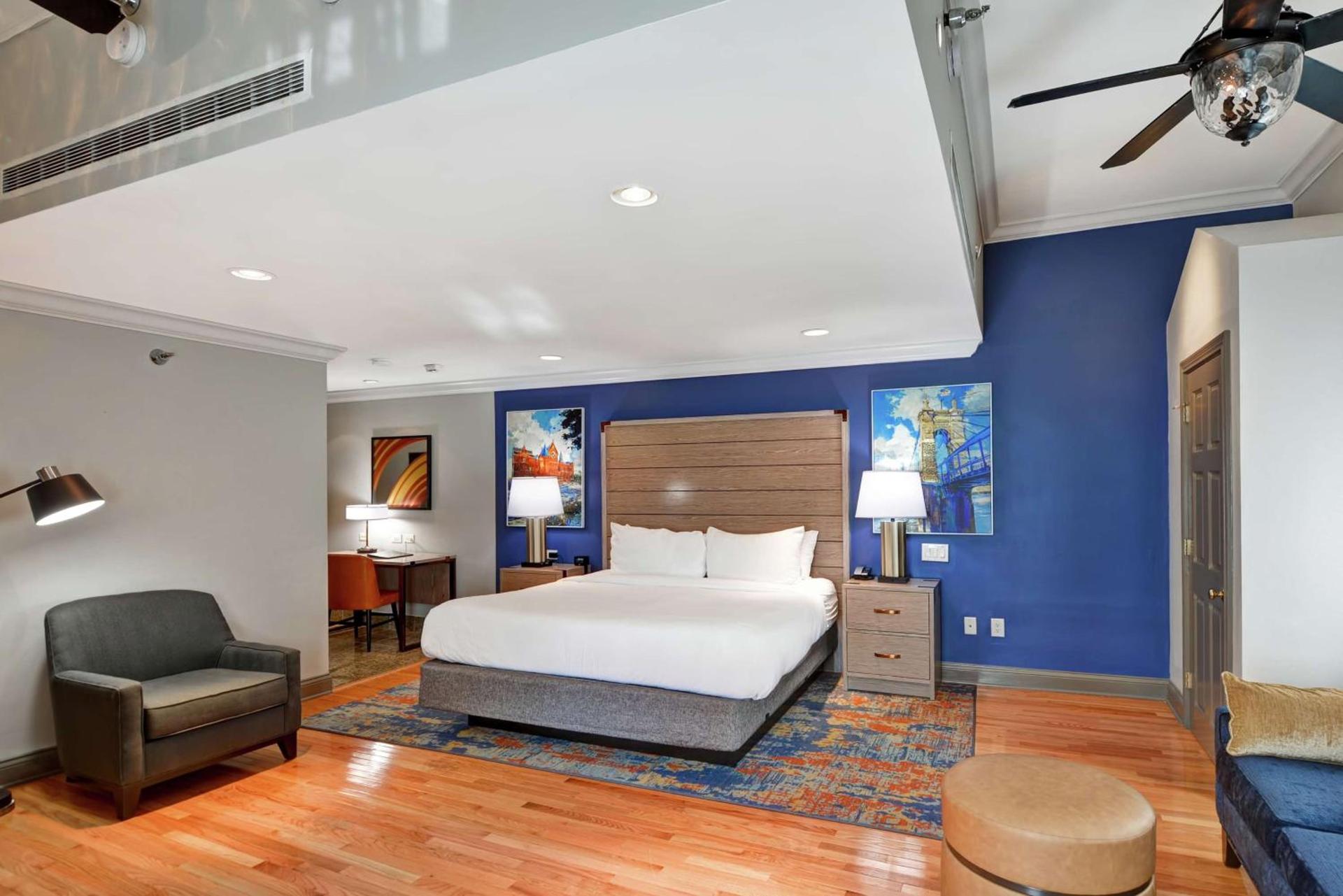 The Cincinnatian Curio Collection by Hilton photo 30