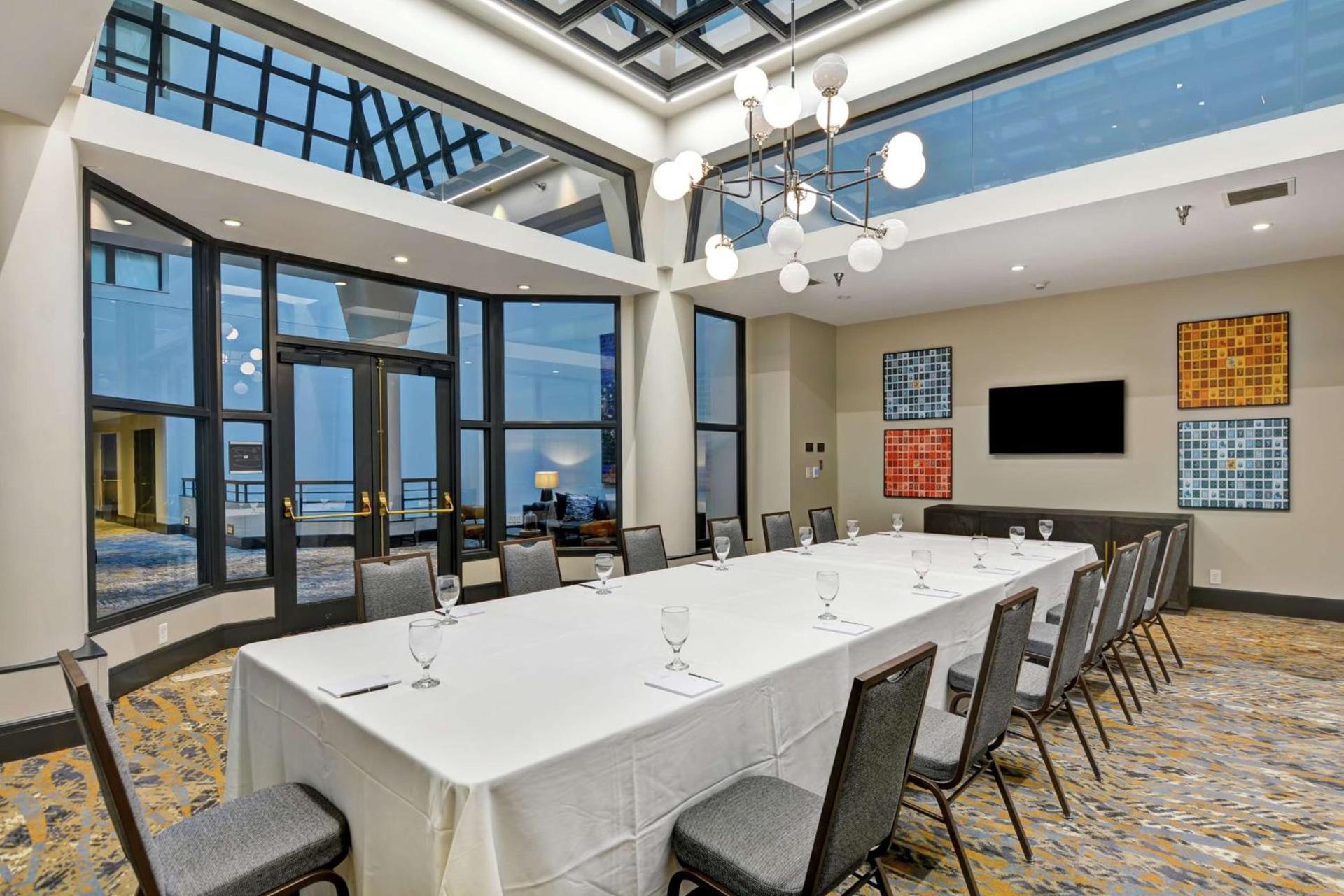 The Cincinnatian Curio Collection by Hilton photo 34