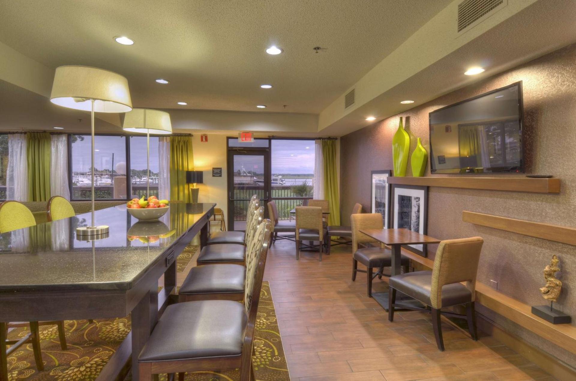 Hampton Inn Georgetown-Marina photo 5