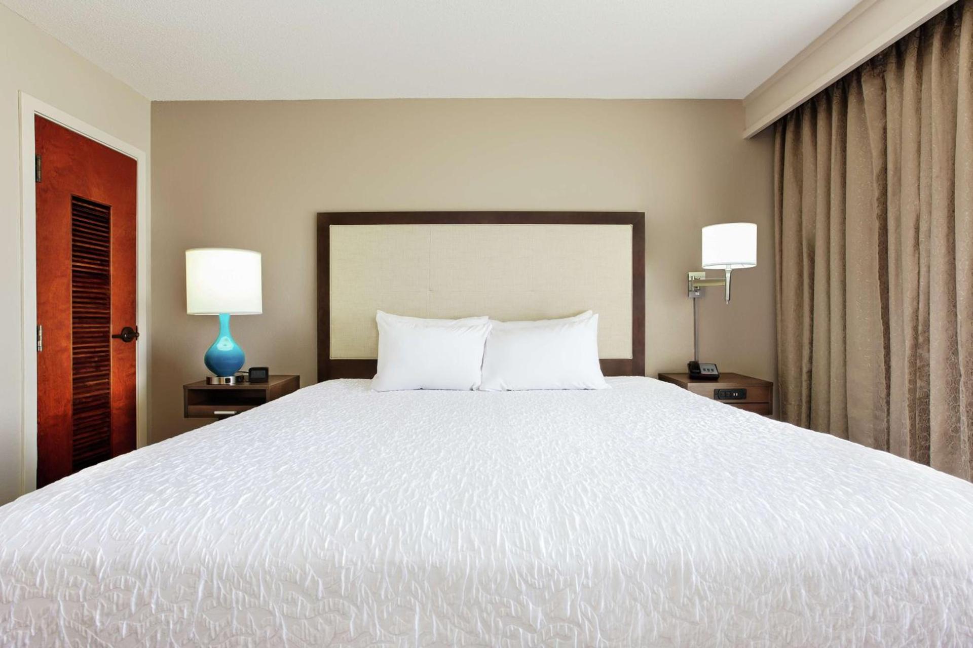 Hampton Inn Georgetown-Marina photo 13