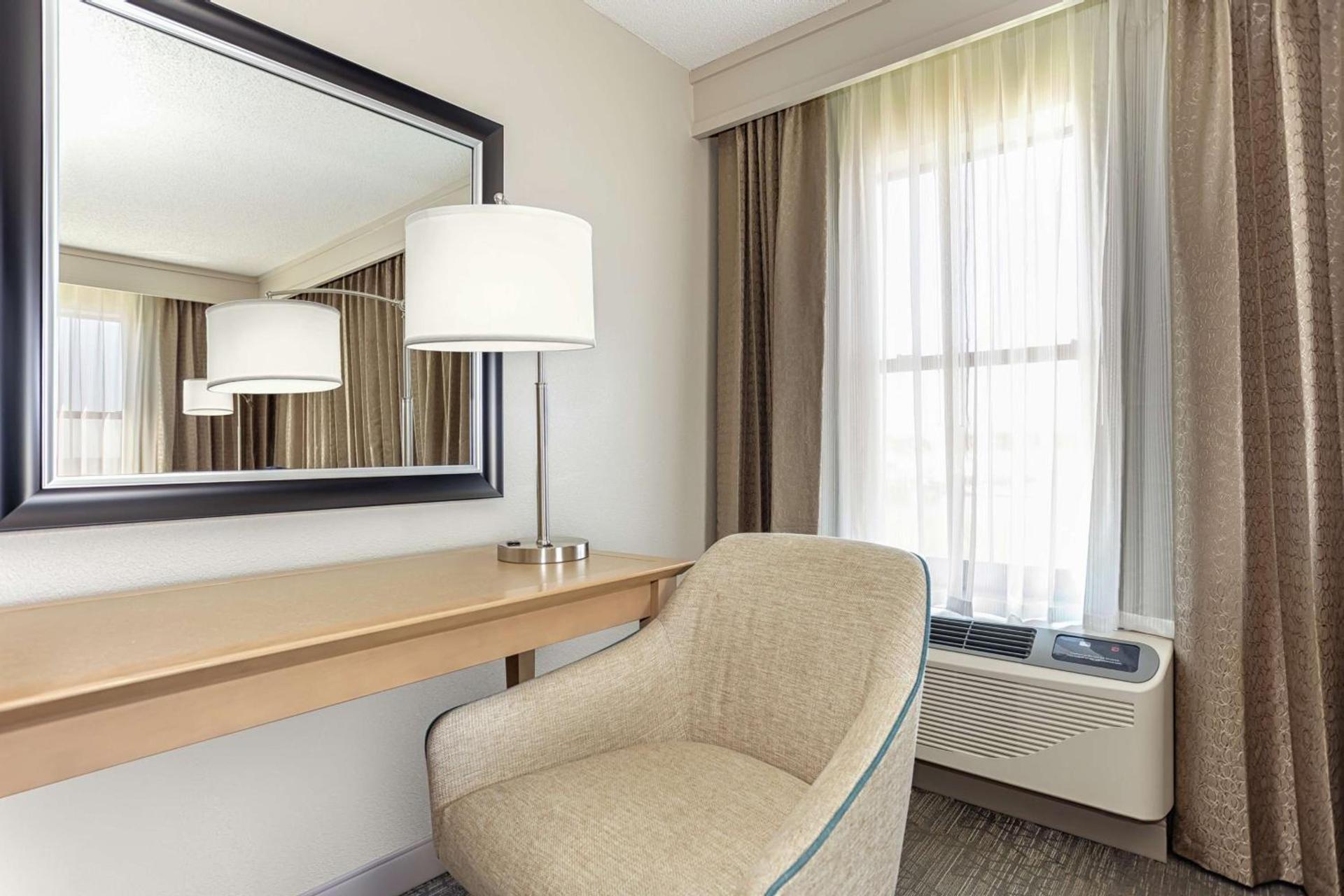 Hampton Inn Georgetown-Marina photo 12