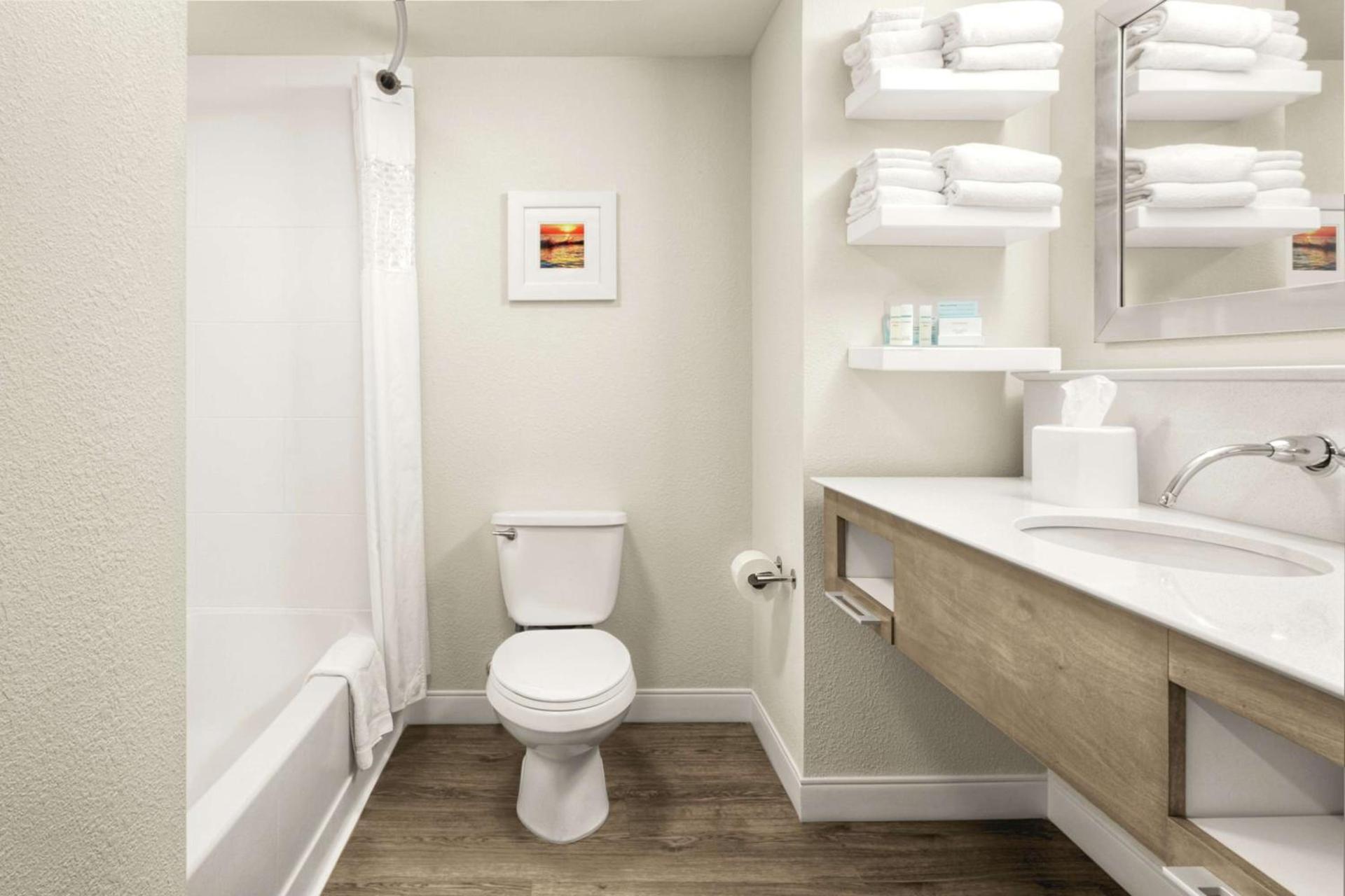Hampton Inn Georgetown-Marina photo 24