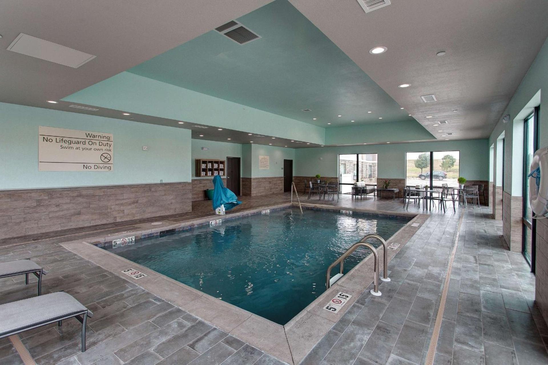 Hampton Inn & Suites-Wichita/Airport, KS photo 8