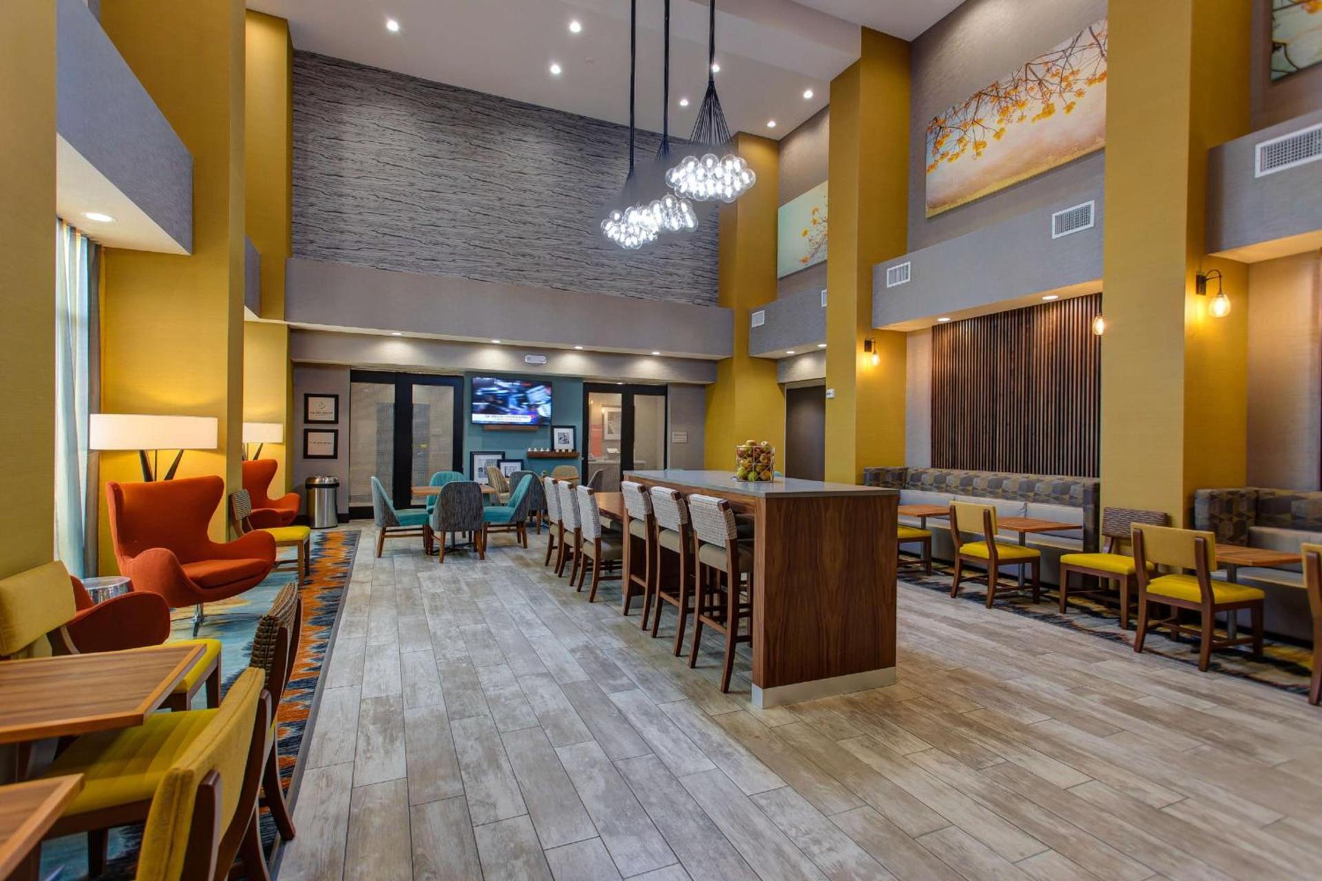 Hampton Inn & Suites-Wichita/Airport, KS photo 10