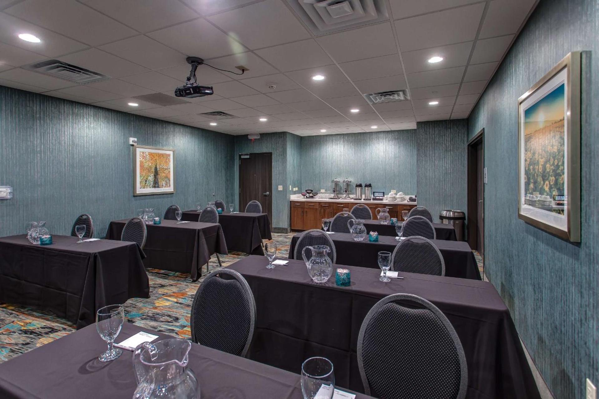 Hampton Inn & Suites-Wichita/Airport, KS photo 22