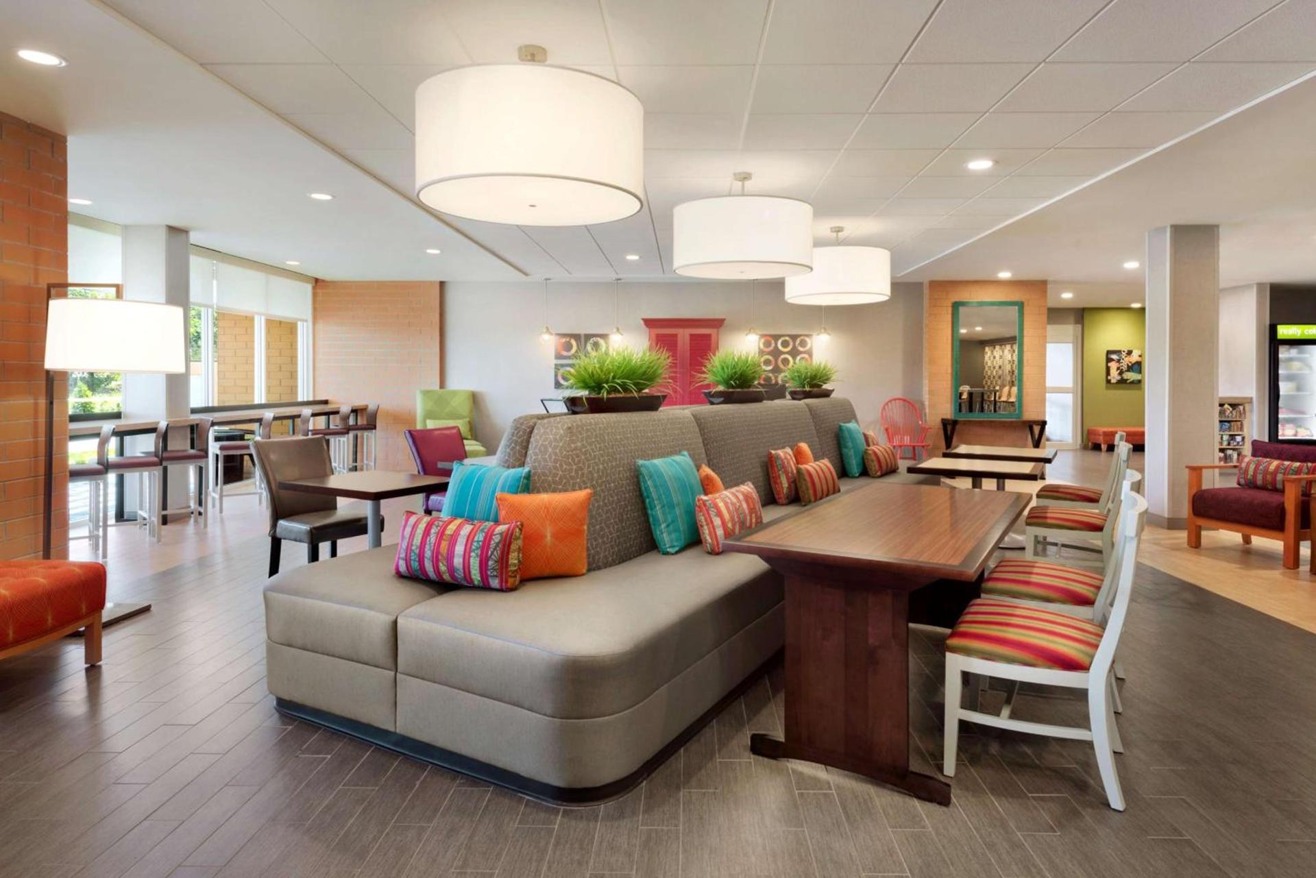 Home2 Suites By Hilton Menomonee Falls Milwaukee photo 7