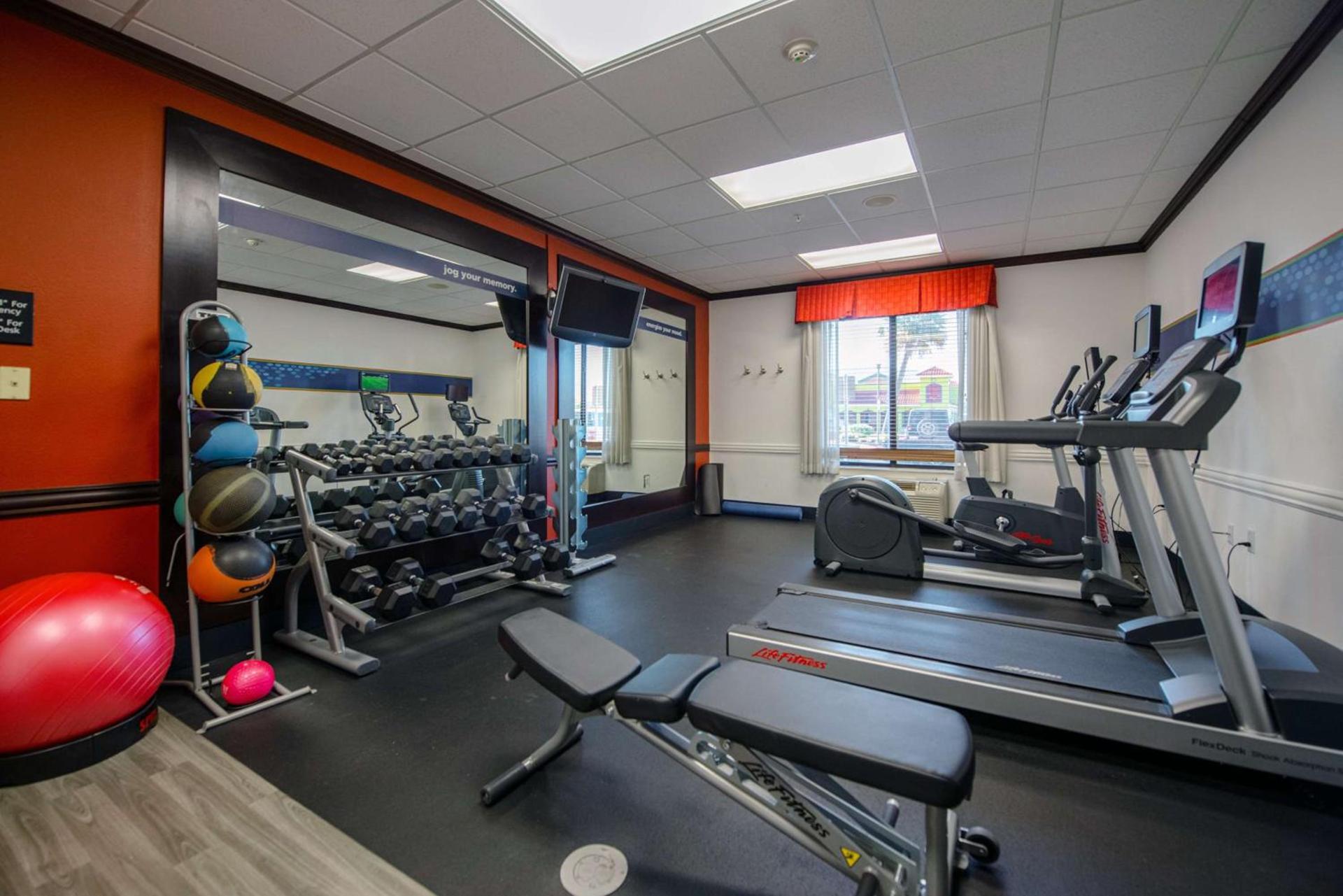 Hampton Inn & Suites Port Arthur photo 15