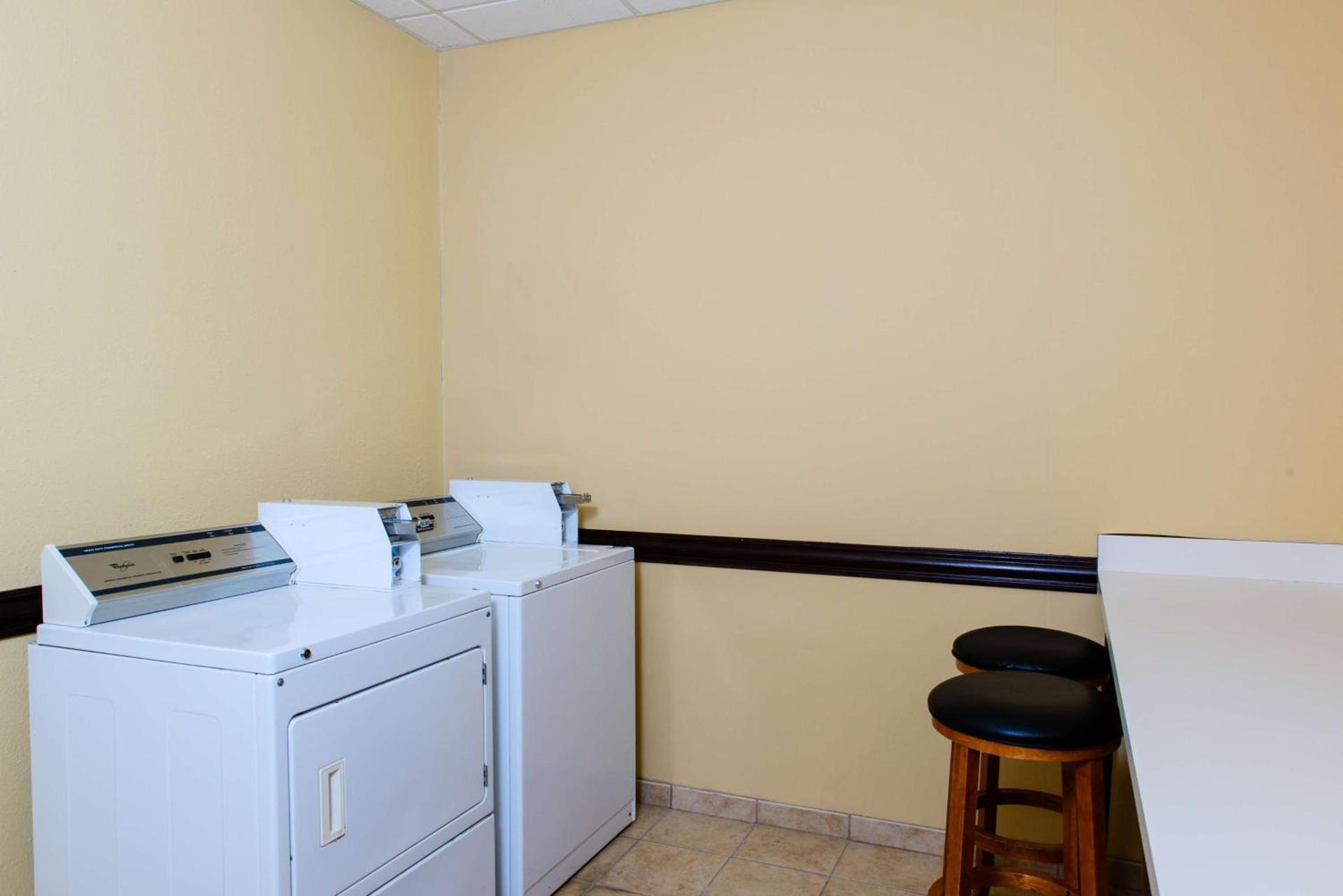 Hampton Inn & Suites Port Arthur photo 24