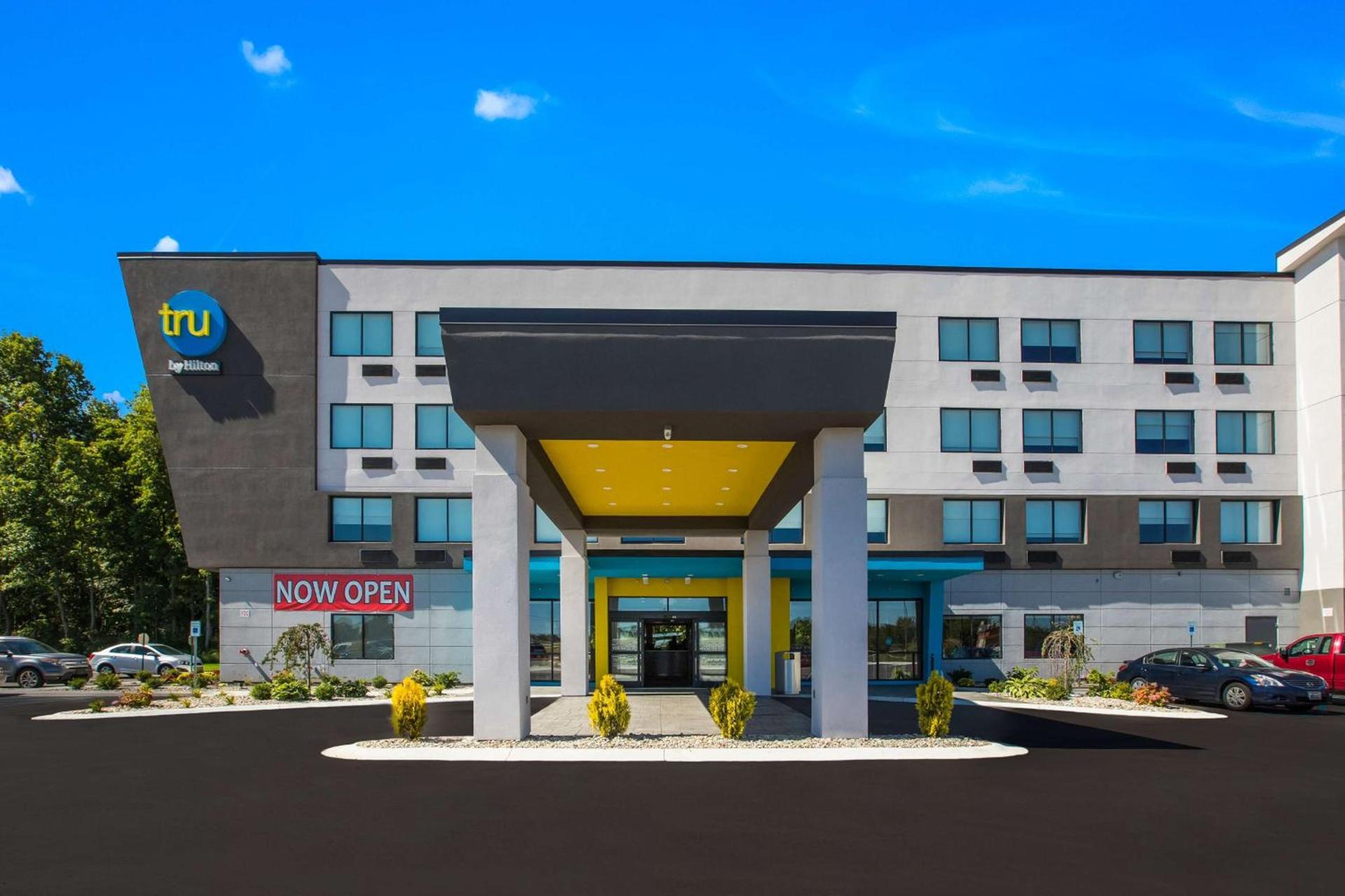 Tru By Hilton Saint Joseph photo 2