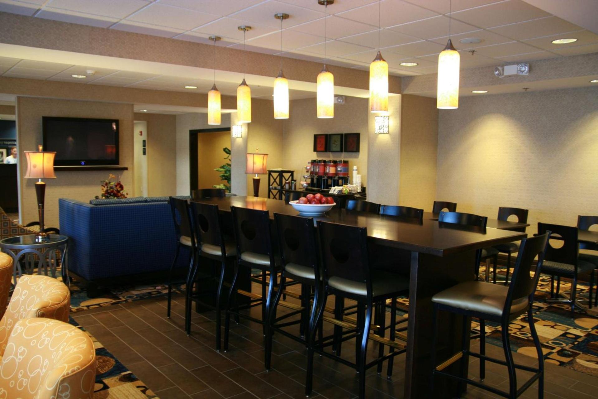 Hampton Inn Topeka photo 5