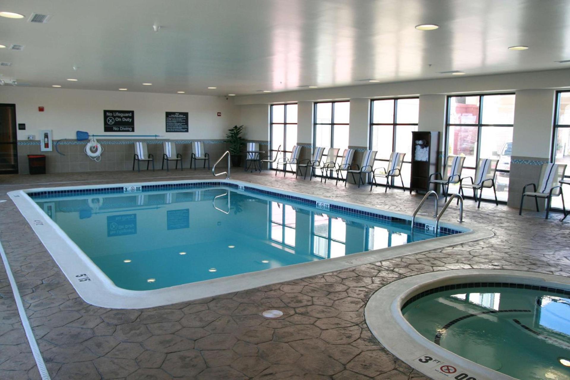 Hampton Inn Topeka photo 7