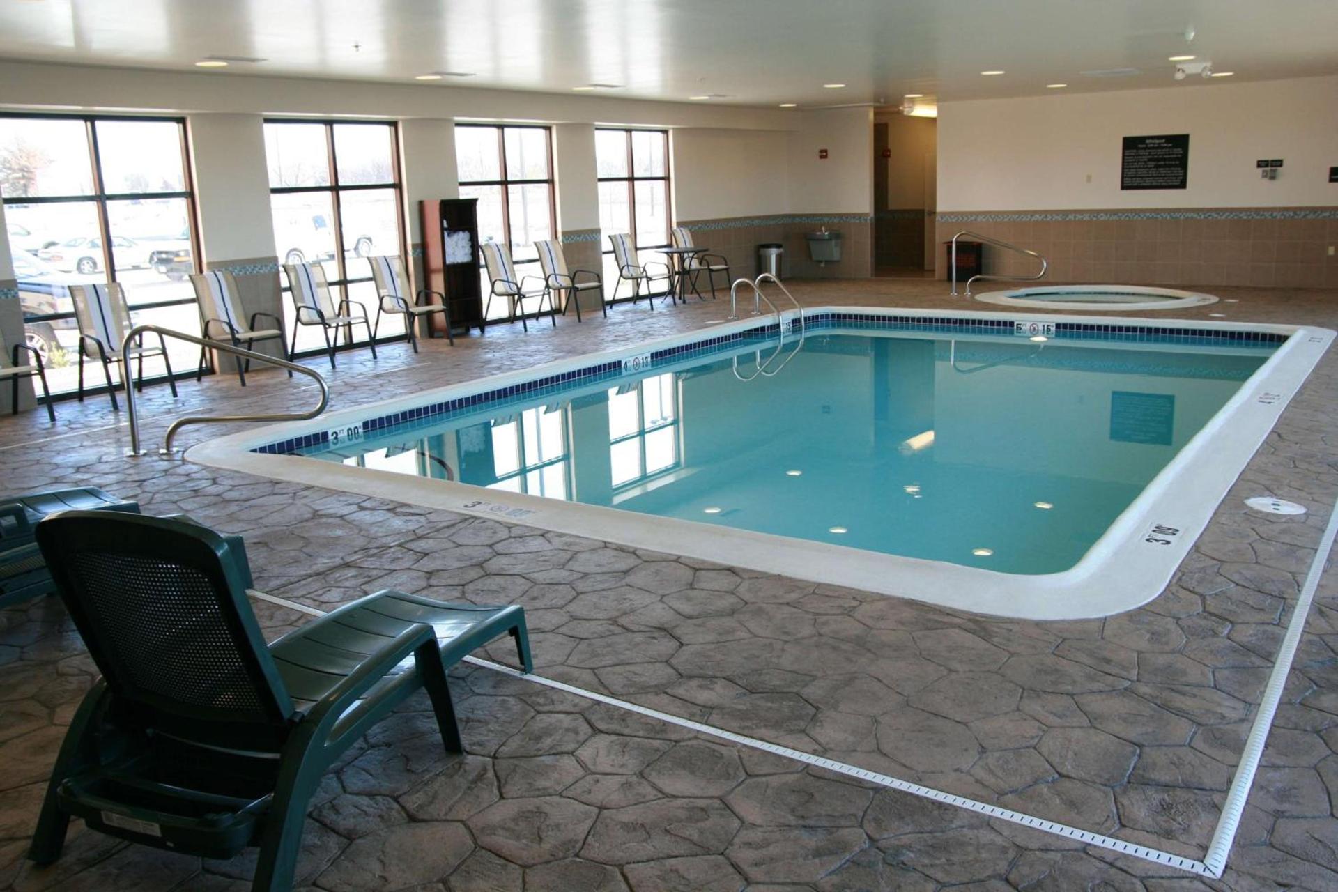 Hampton Inn Topeka photo 8