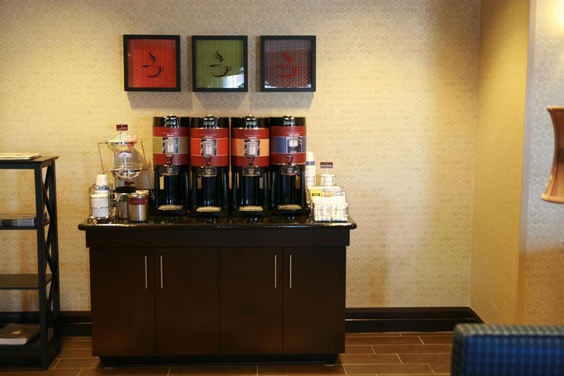 Hampton Inn Topeka photo 13