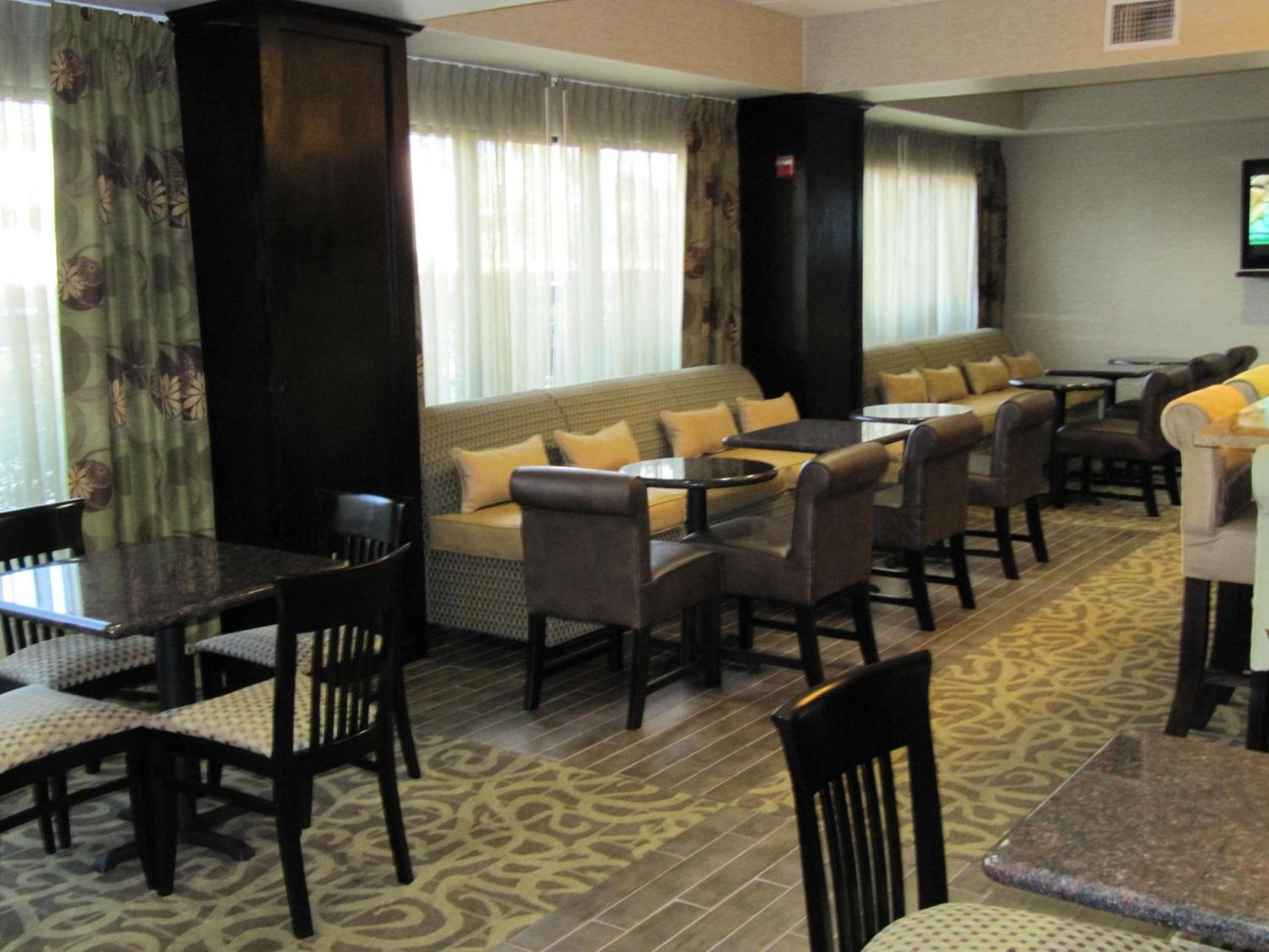 Hampton Inn Lindale/Tyler photo 7