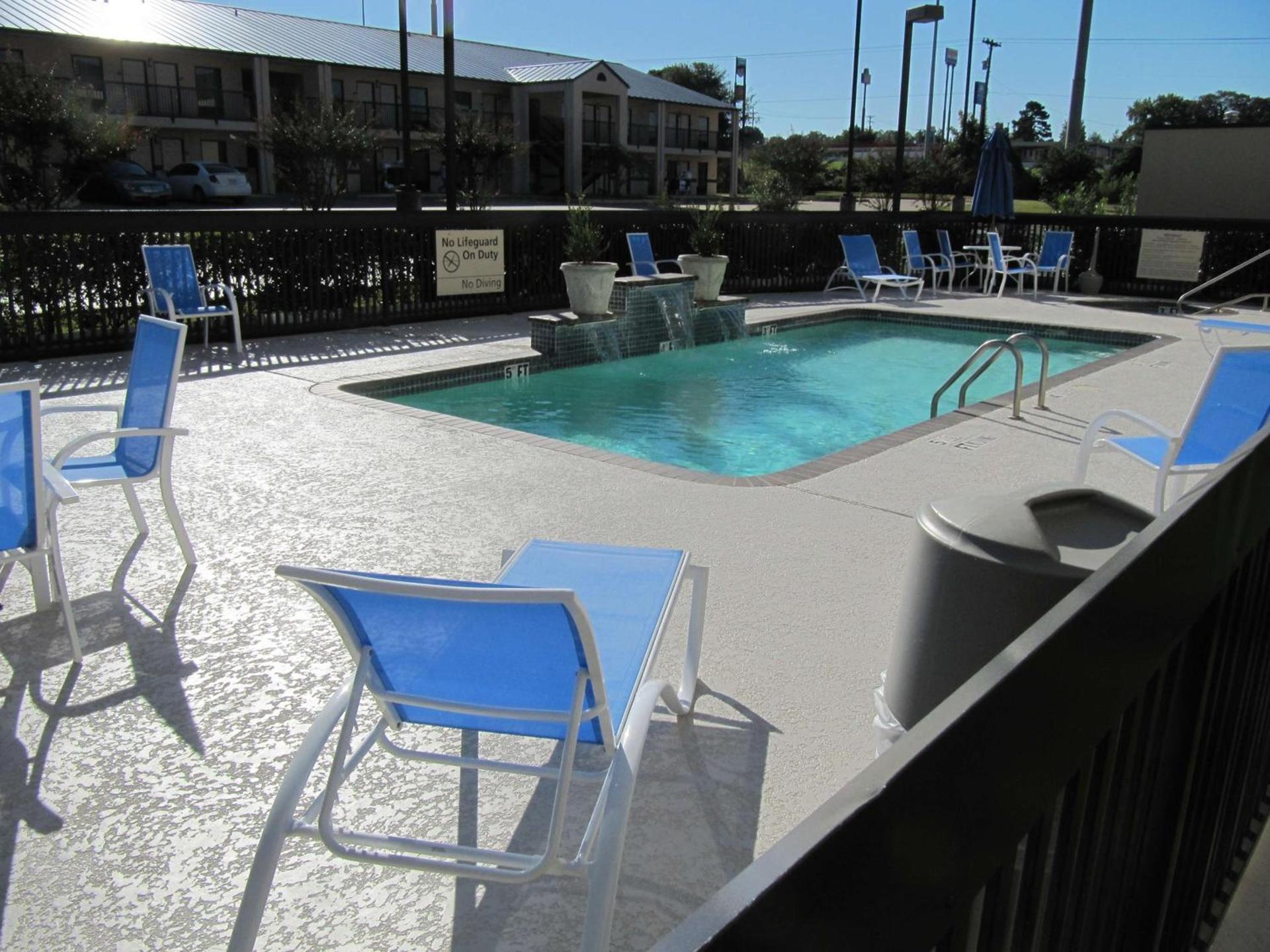 Hampton Inn Lindale/Tyler photo 13