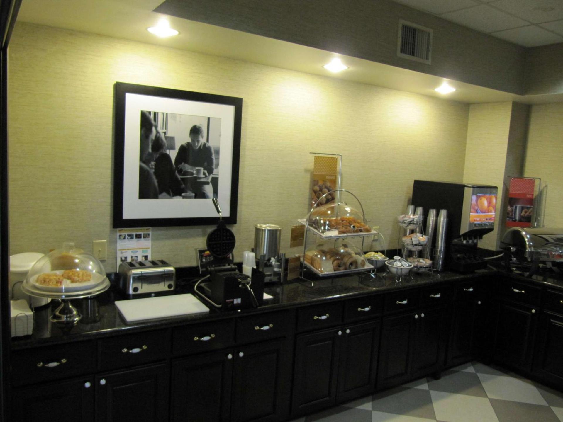 Hampton Inn Lindale/Tyler photo 16