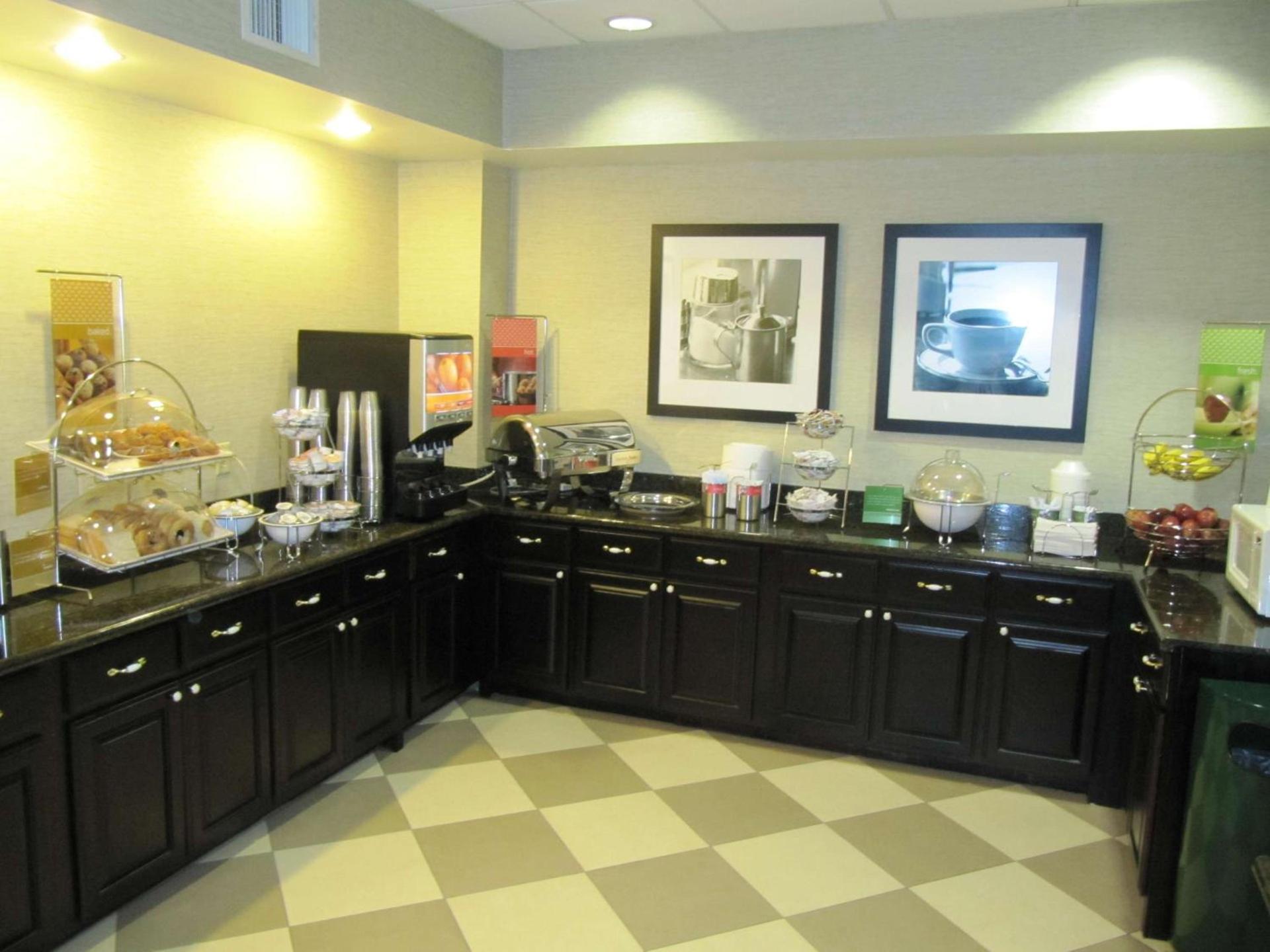 Hampton Inn Lindale/Tyler photo 18