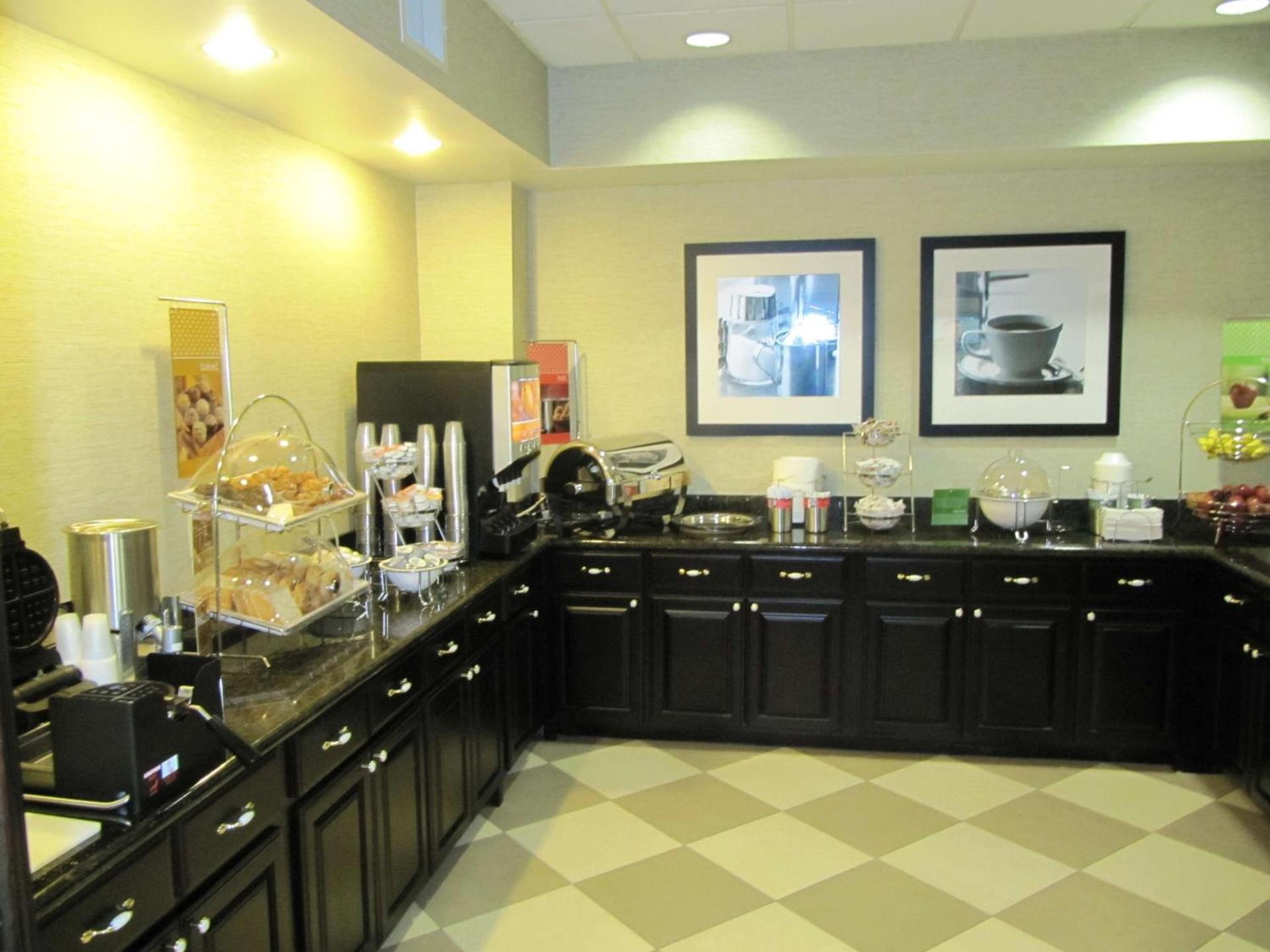 Hampton Inn Lindale/Tyler photo 15