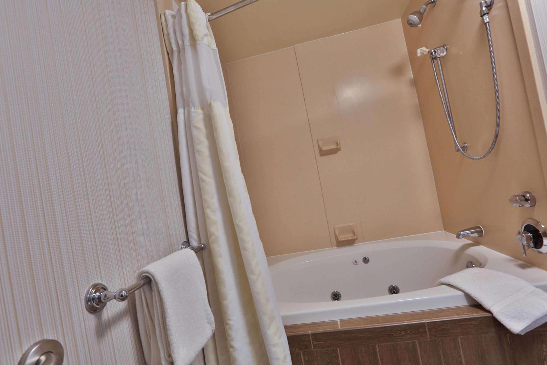 Hilton Garden Inn State College photo 25