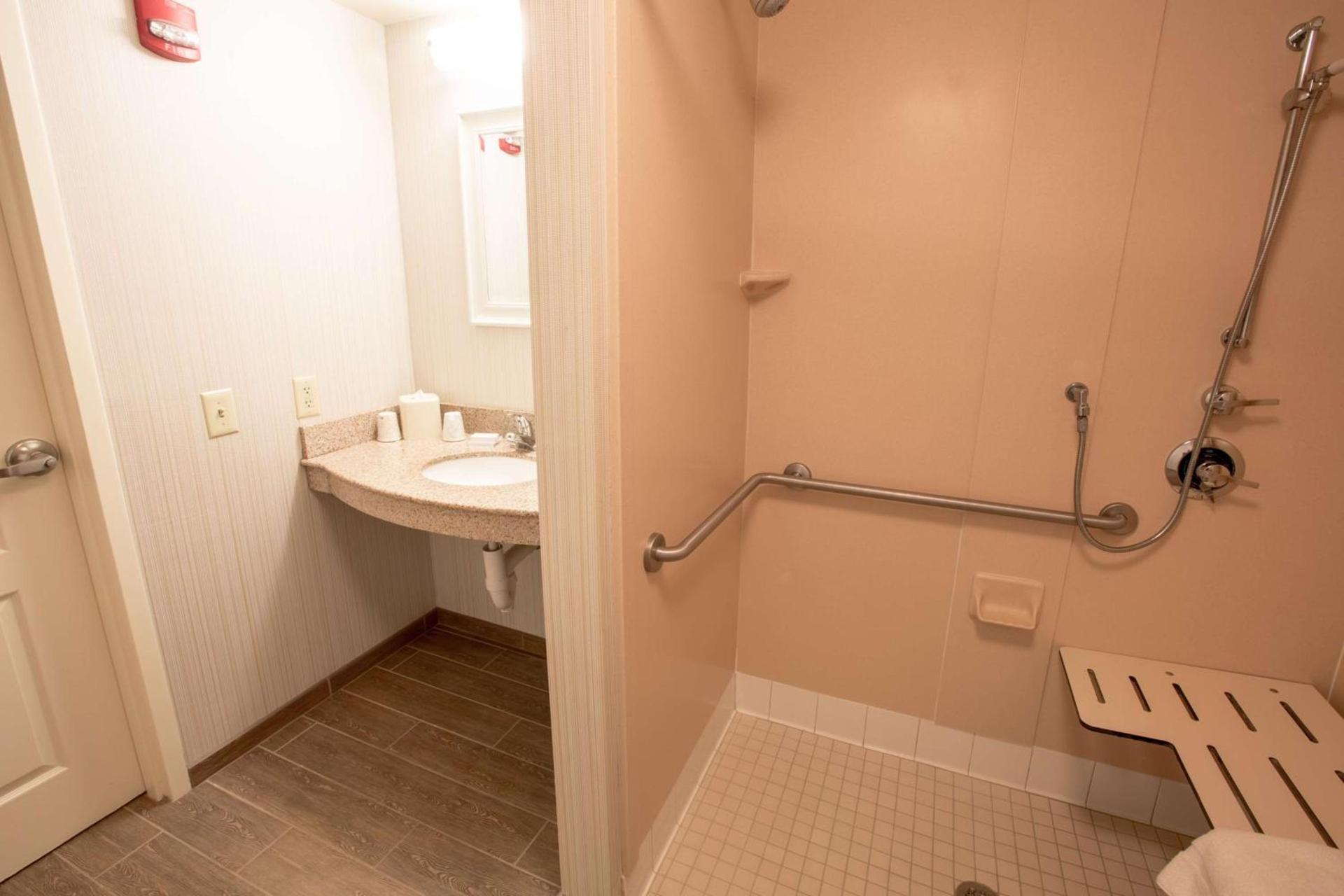 Hilton Garden Inn State College photo 33