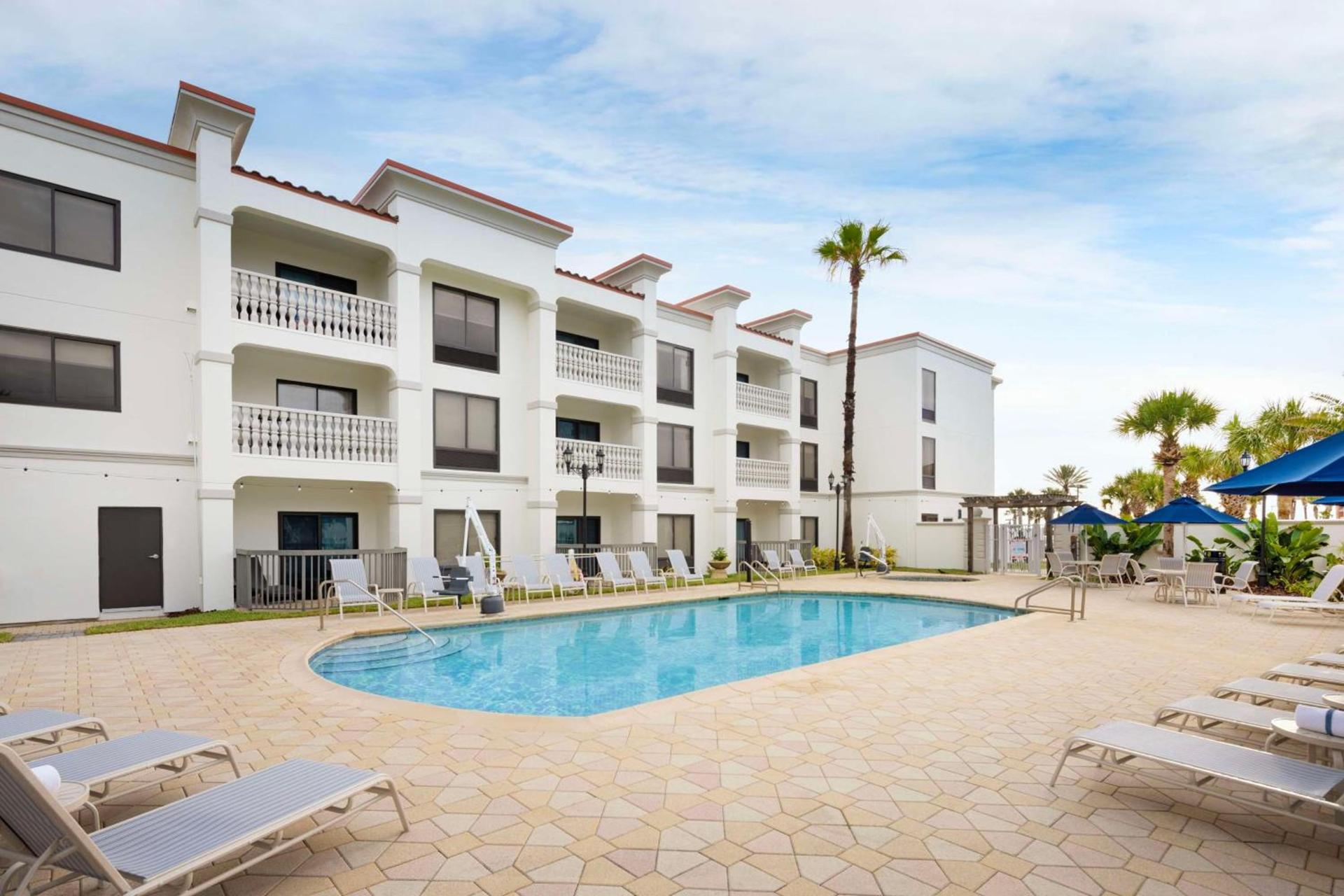 Hampton Inn & Suites St. Augustine-Vilano Beach photo 12
