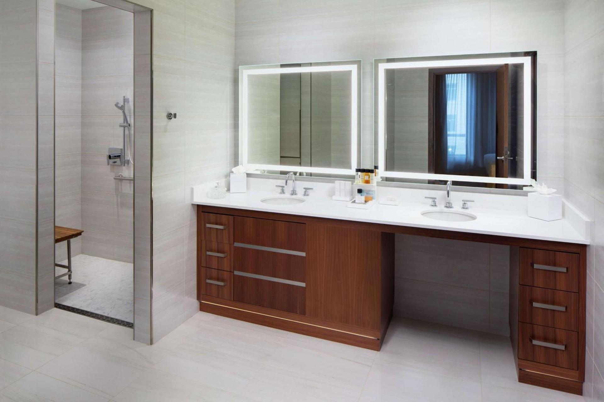 Hilton Rochester Mayo Clinic Area photo 30