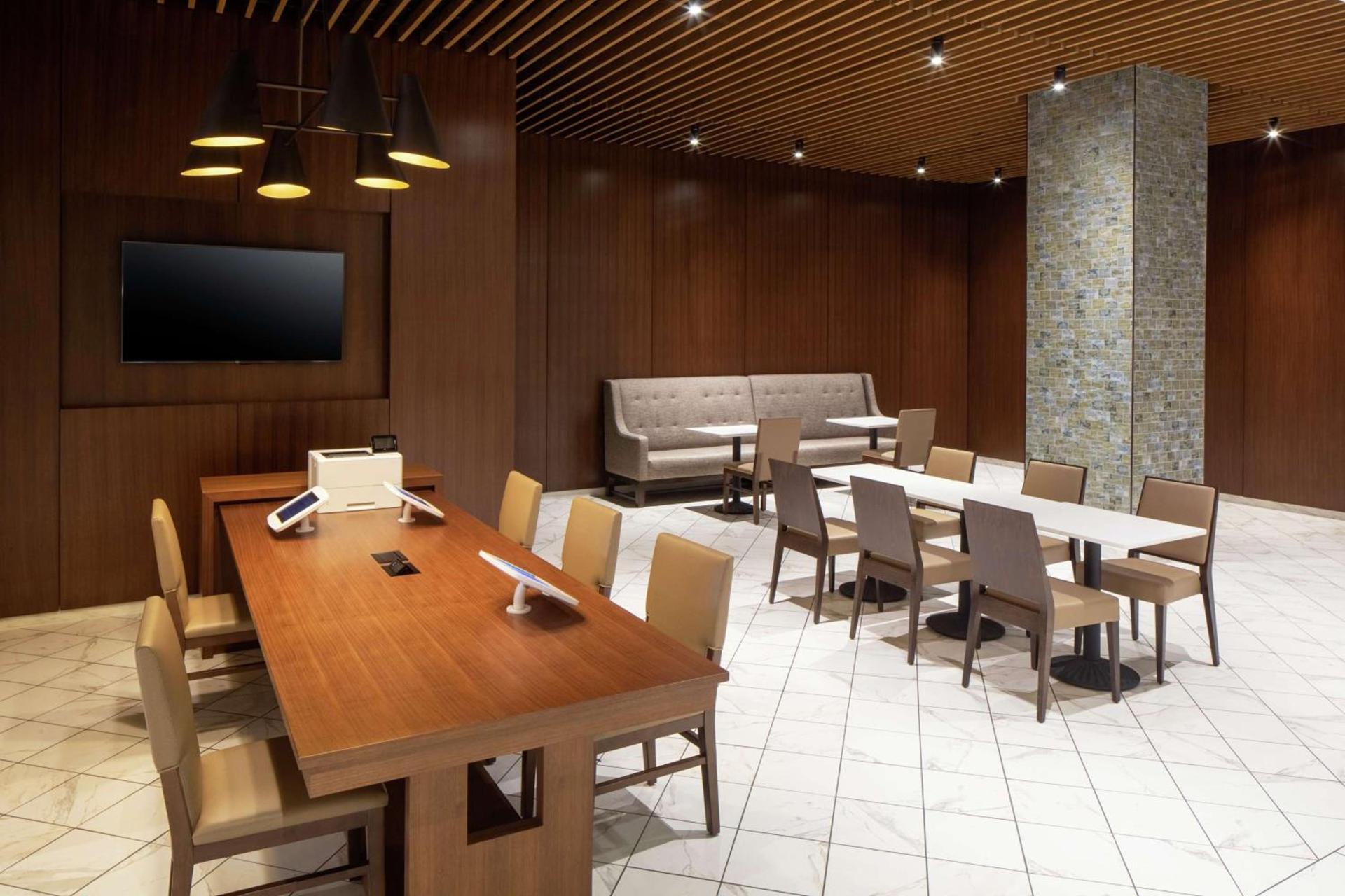 Hilton Rochester Mayo Clinic Area photo 70